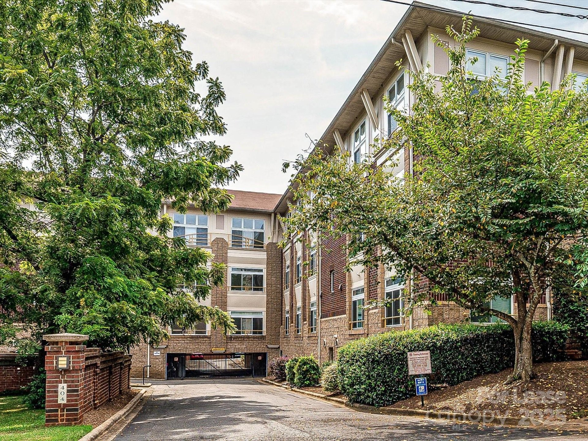 Property image 1 at 404 N Laurel Avenue, Charlotte, NC 28204