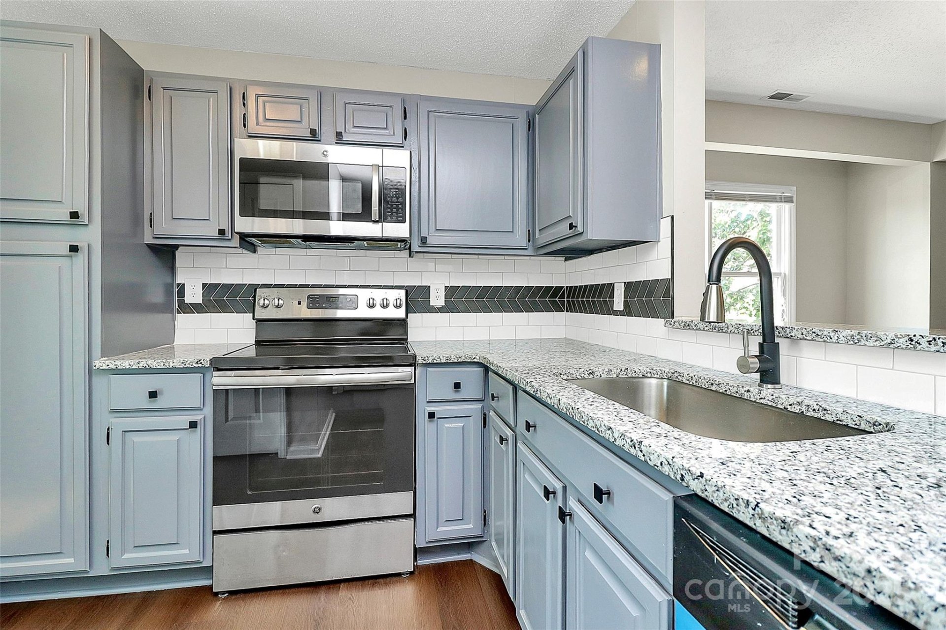 Property image 4 at 9035 J M Keynes Drive, Charlotte, NC 28262