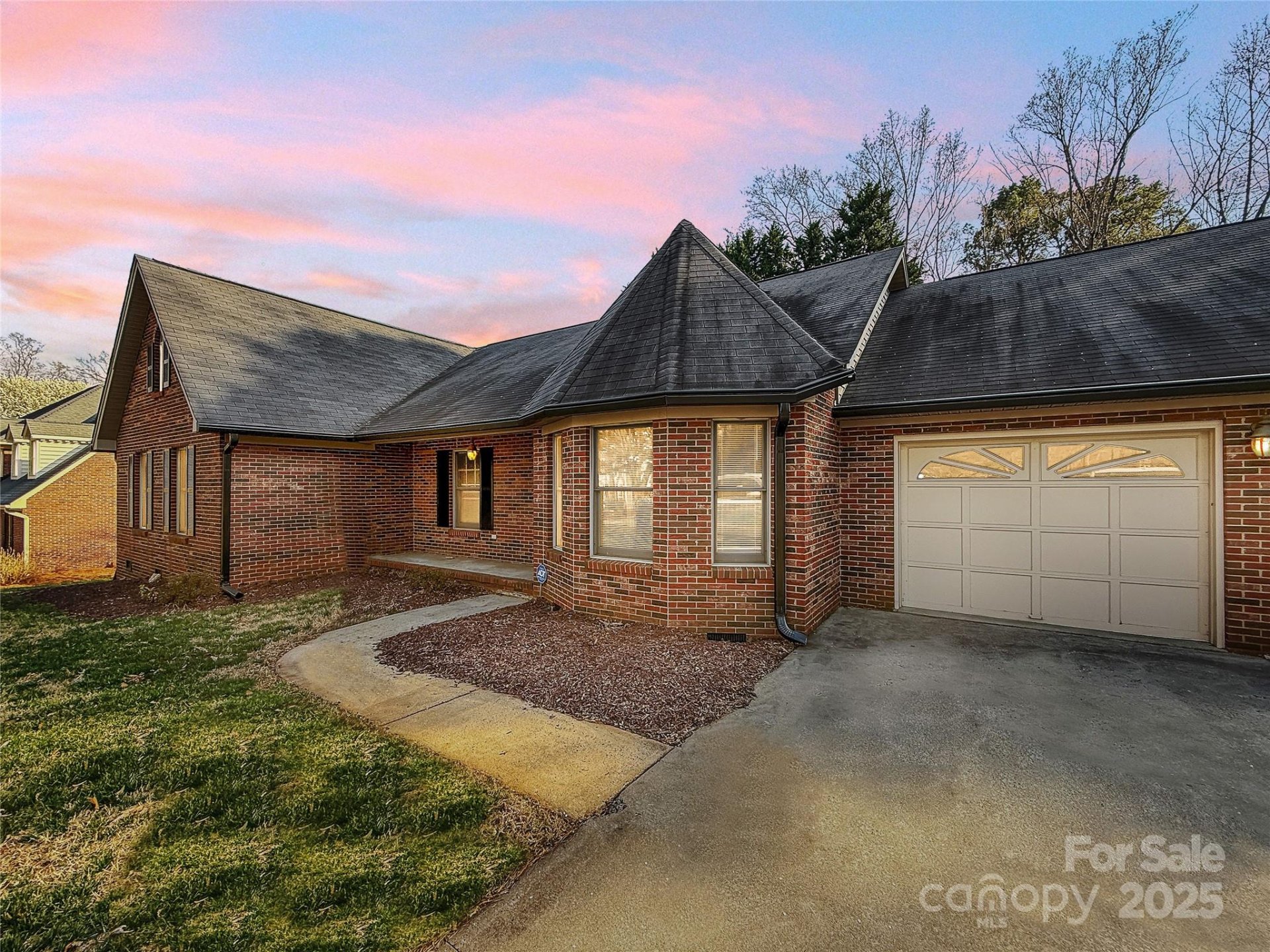 Property image 2 at 2601 Independence Way, Gastonia, NC 28056