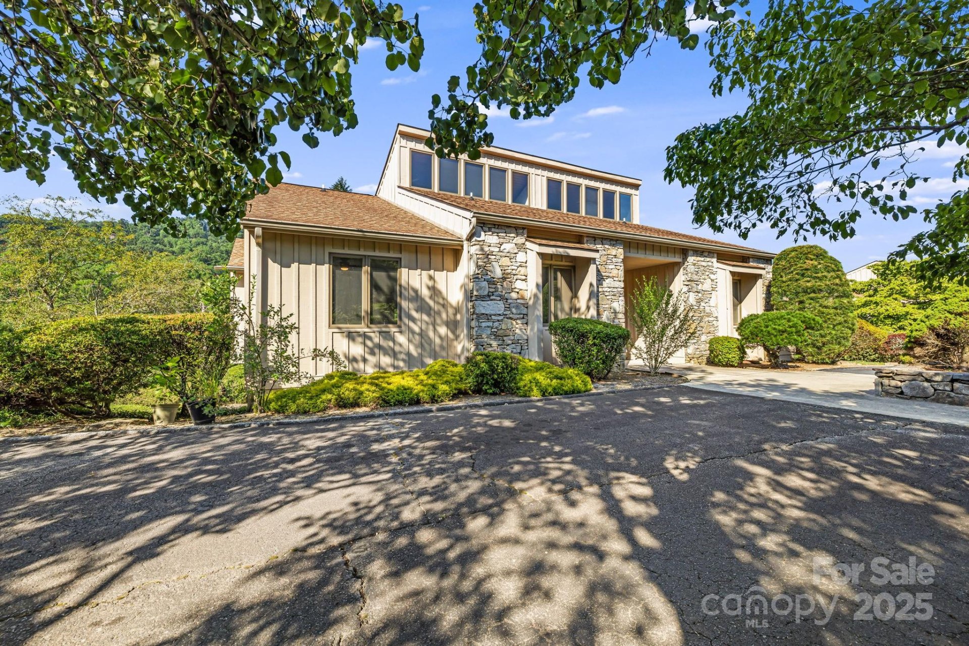 Property at 25 Westridge Court, Hendersonville, NC 28791