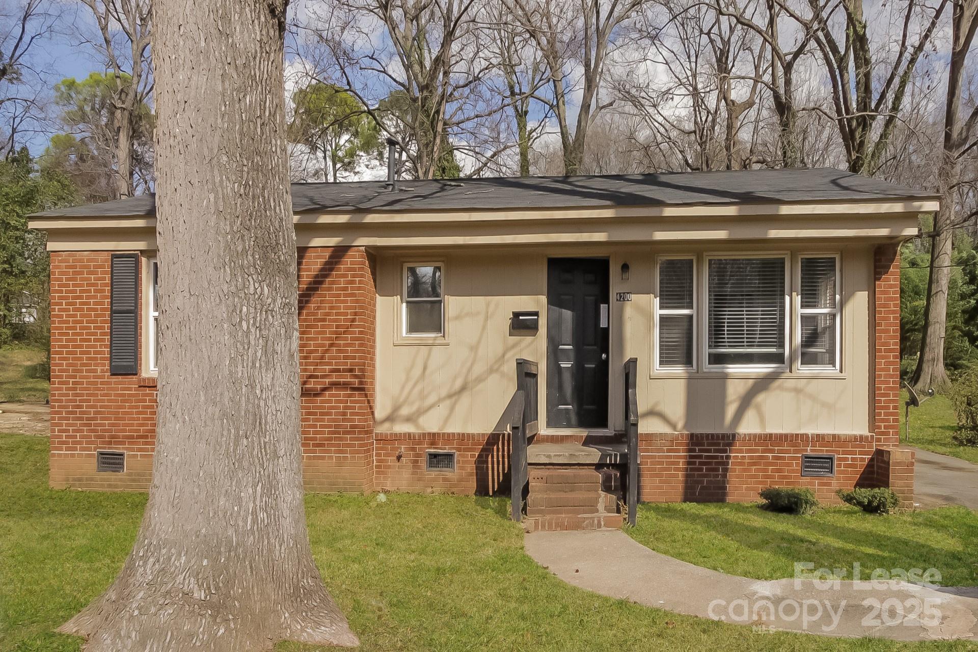 Property image 1 at 4200 Rochelle Lane, Charlotte, NC 28208