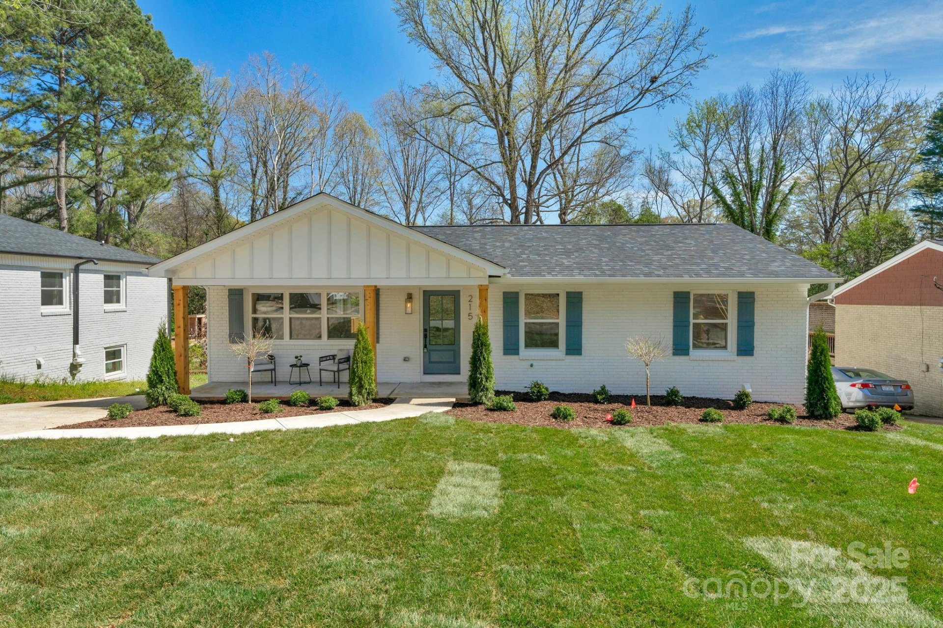Property image 2 at 215 Wyanoke Avenue, Charlotte, NC 28205