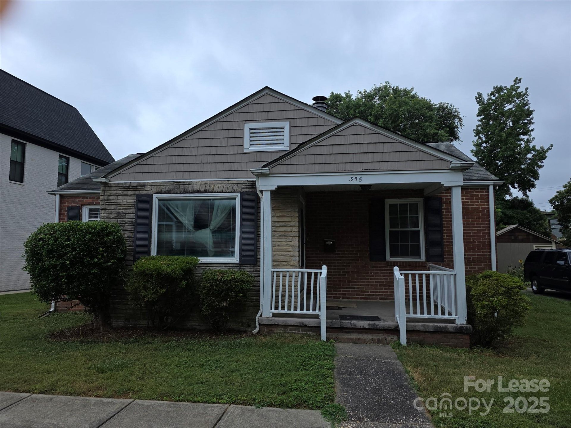 Property image 1 at 356 Melbourne Court, Charlotte, NC 28209