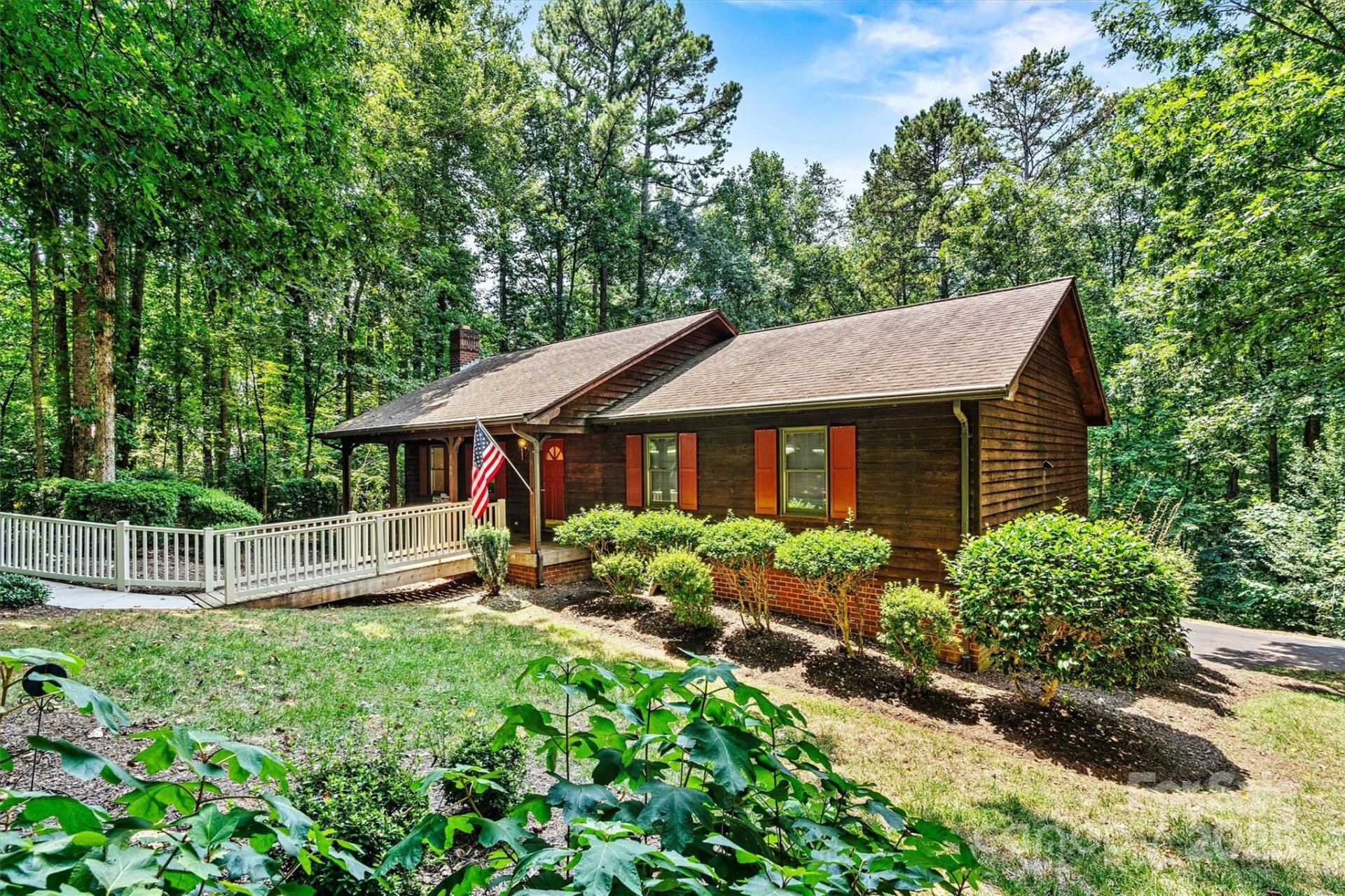 Property image 1 at 1408 Kensington Circle, Newton, NC 28658