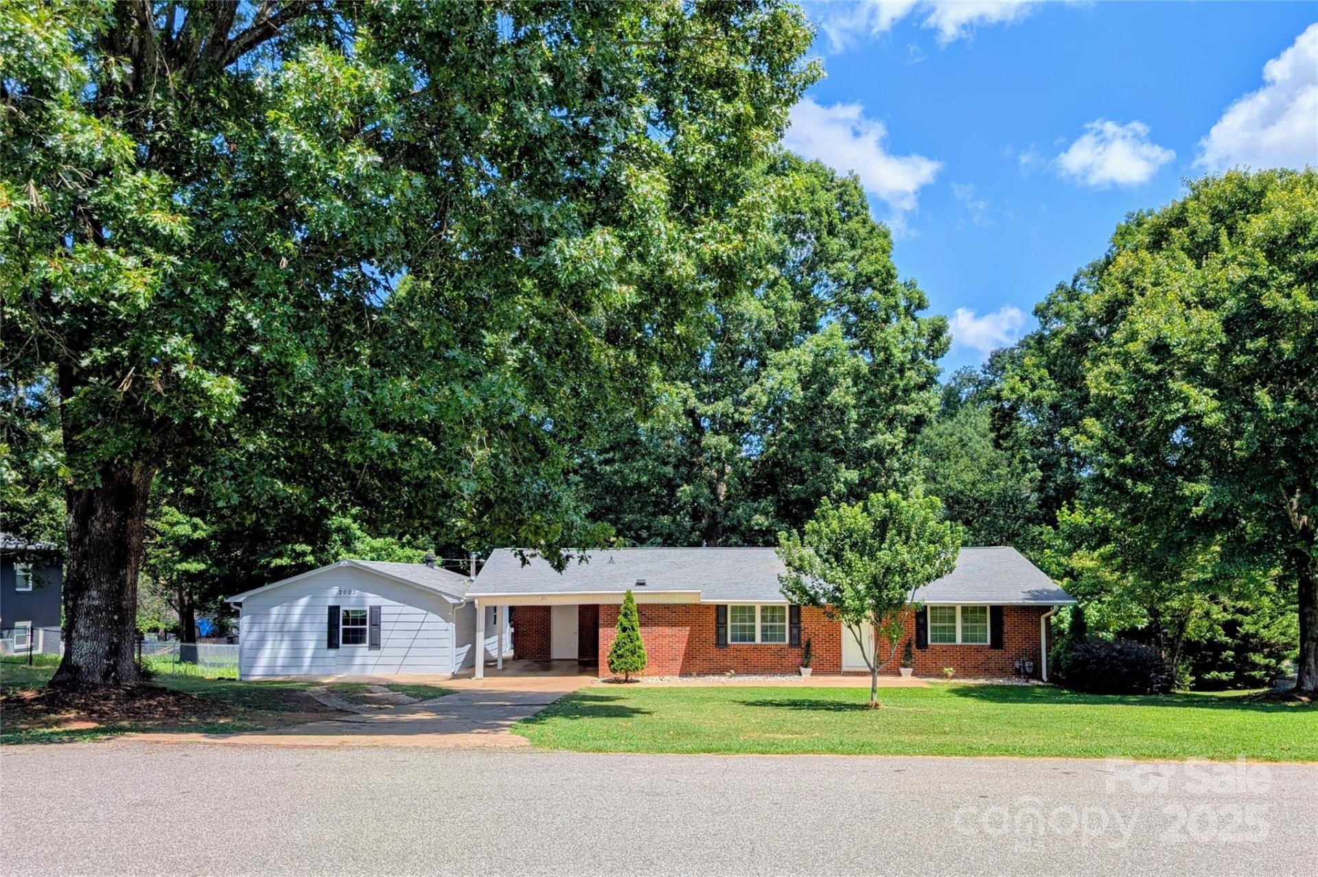 Woodlawn Park, Shelby Community