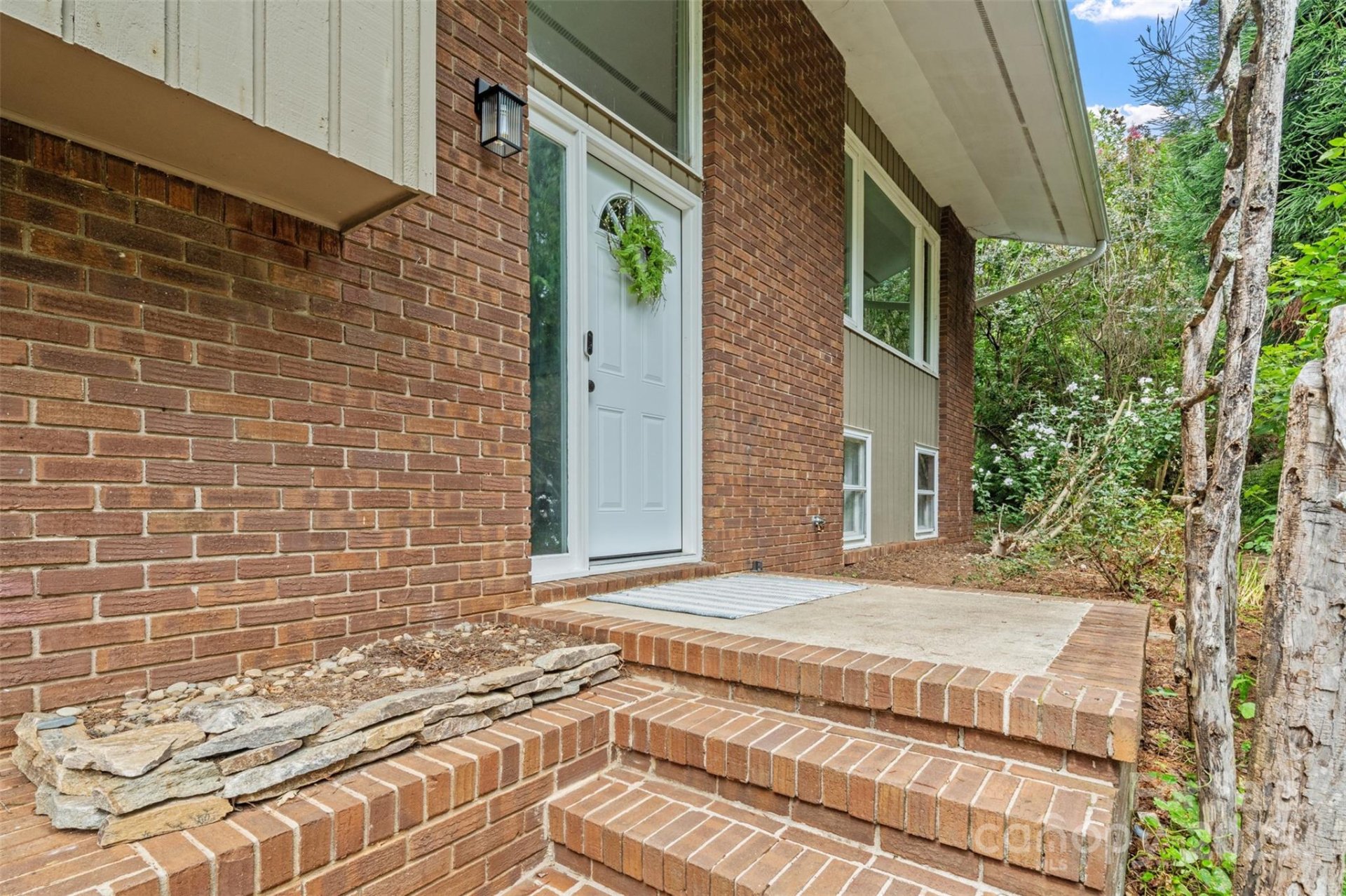 Property image 2 at 15 Beaverdam Court, Asheville, NC 28804