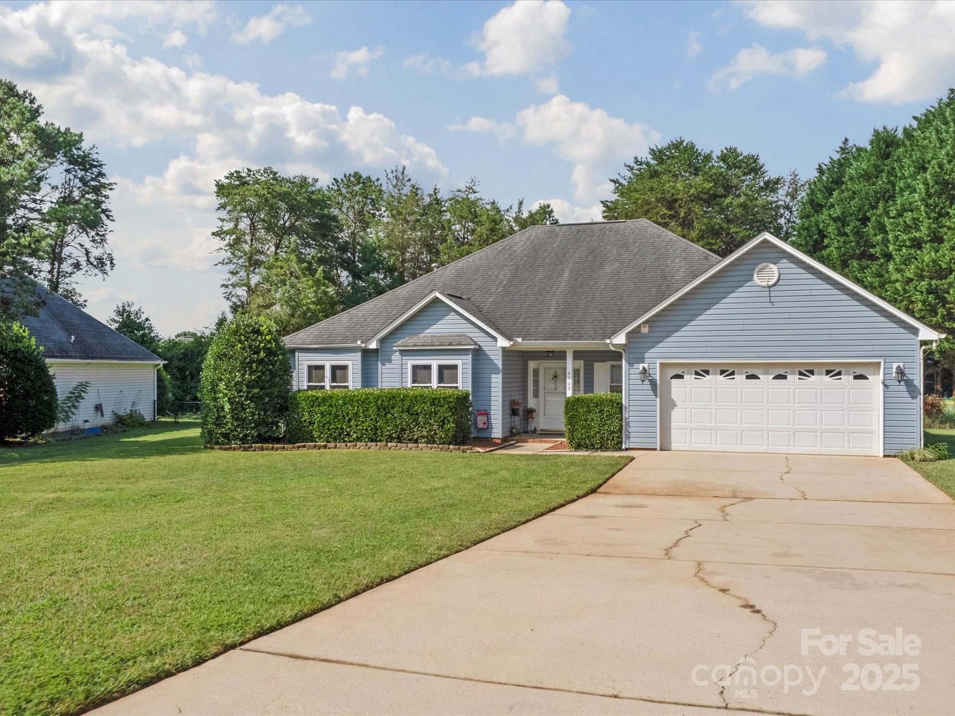 Huntington Forest, Gastonia Community