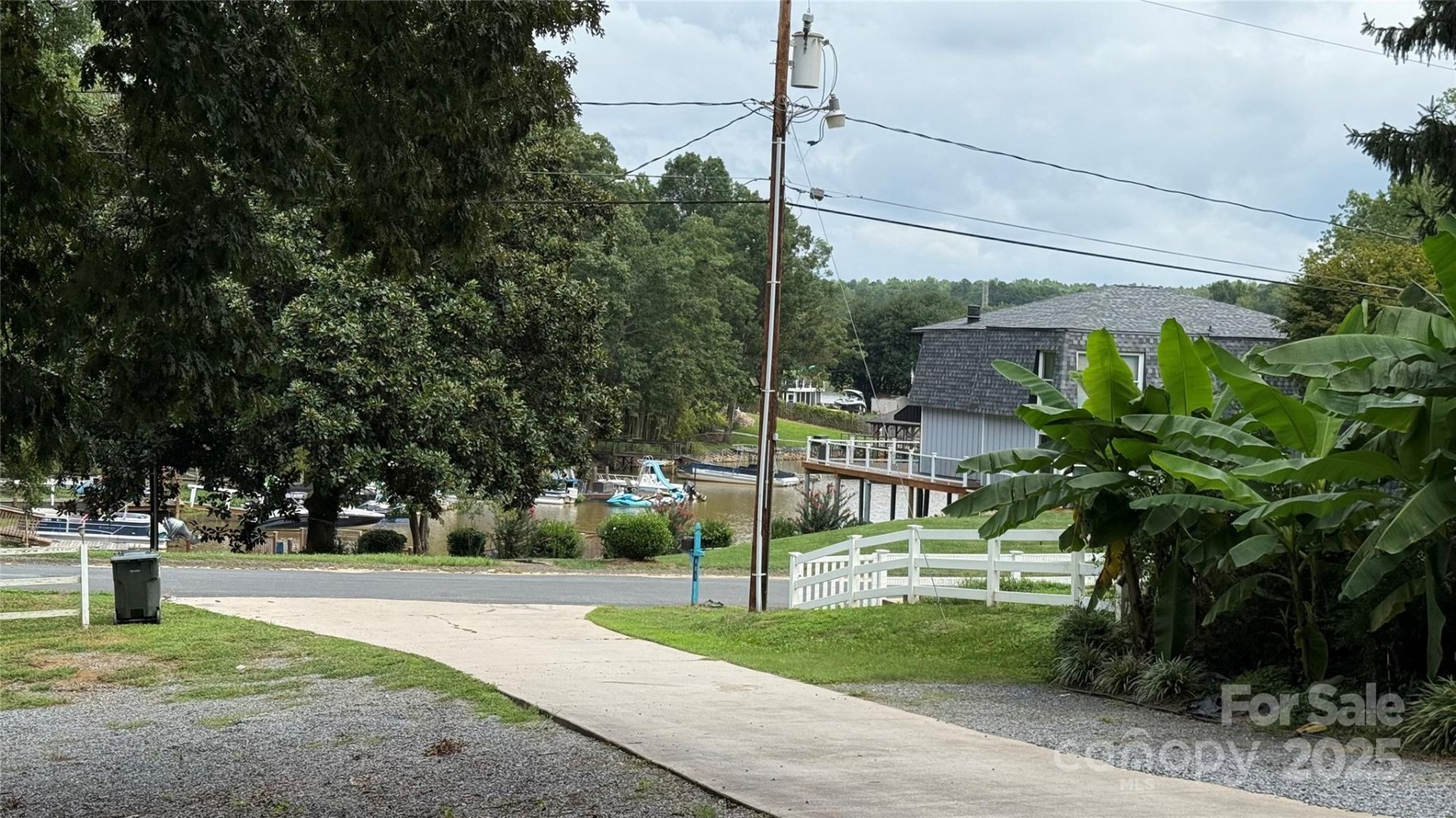 Property image 2 at 805 Edgewater Drive, Belmont, NC 28012