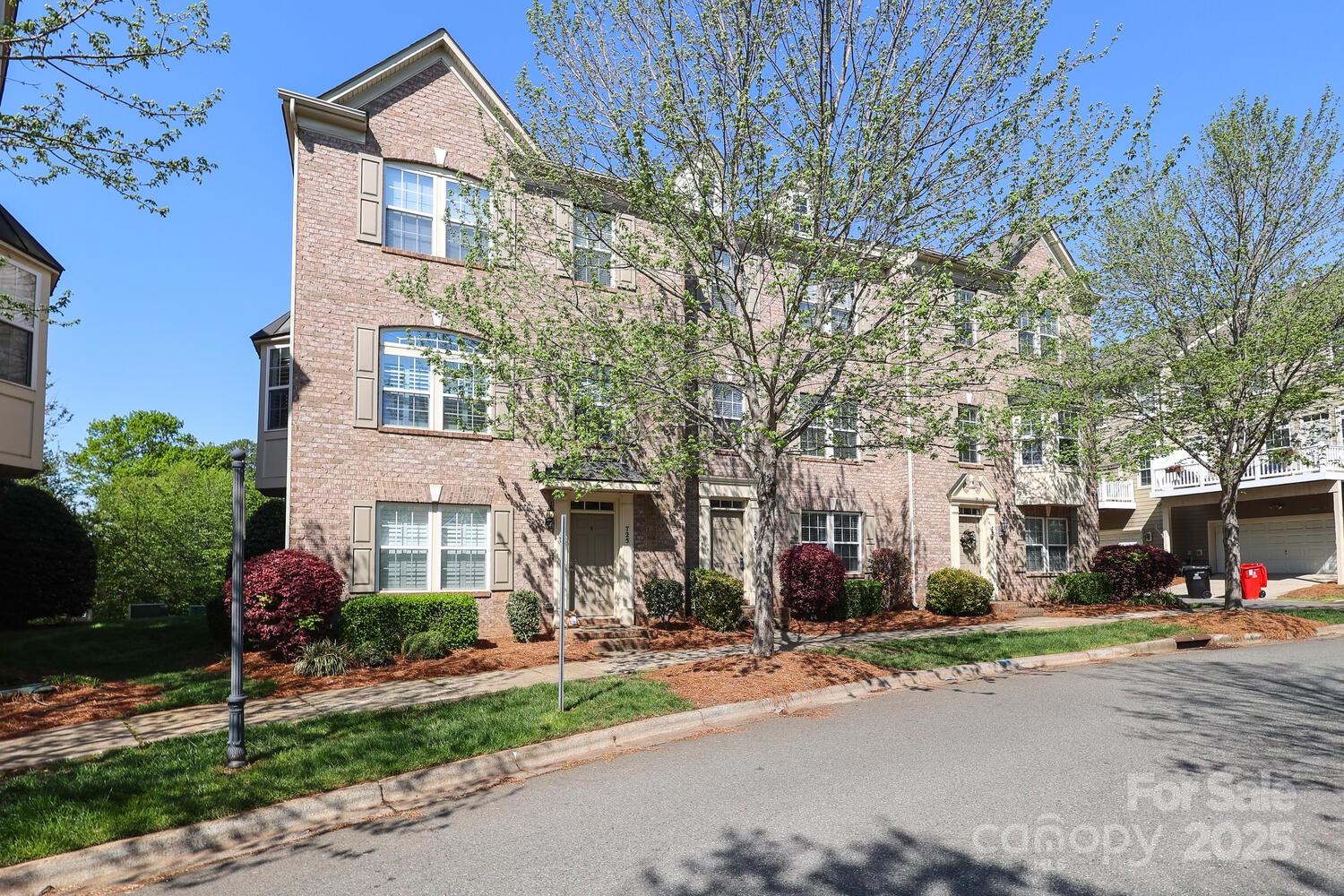Property image 3 at 729 Naramore Street, Davidson, NC 28036
