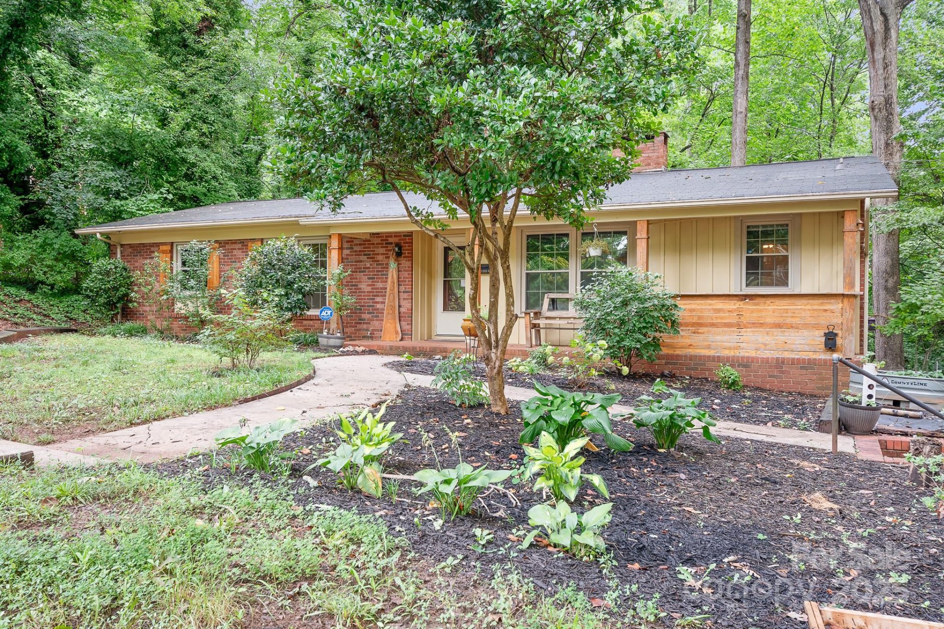 Property image 1 at 1303 Forest Park Drive, Statesville, NC 28677