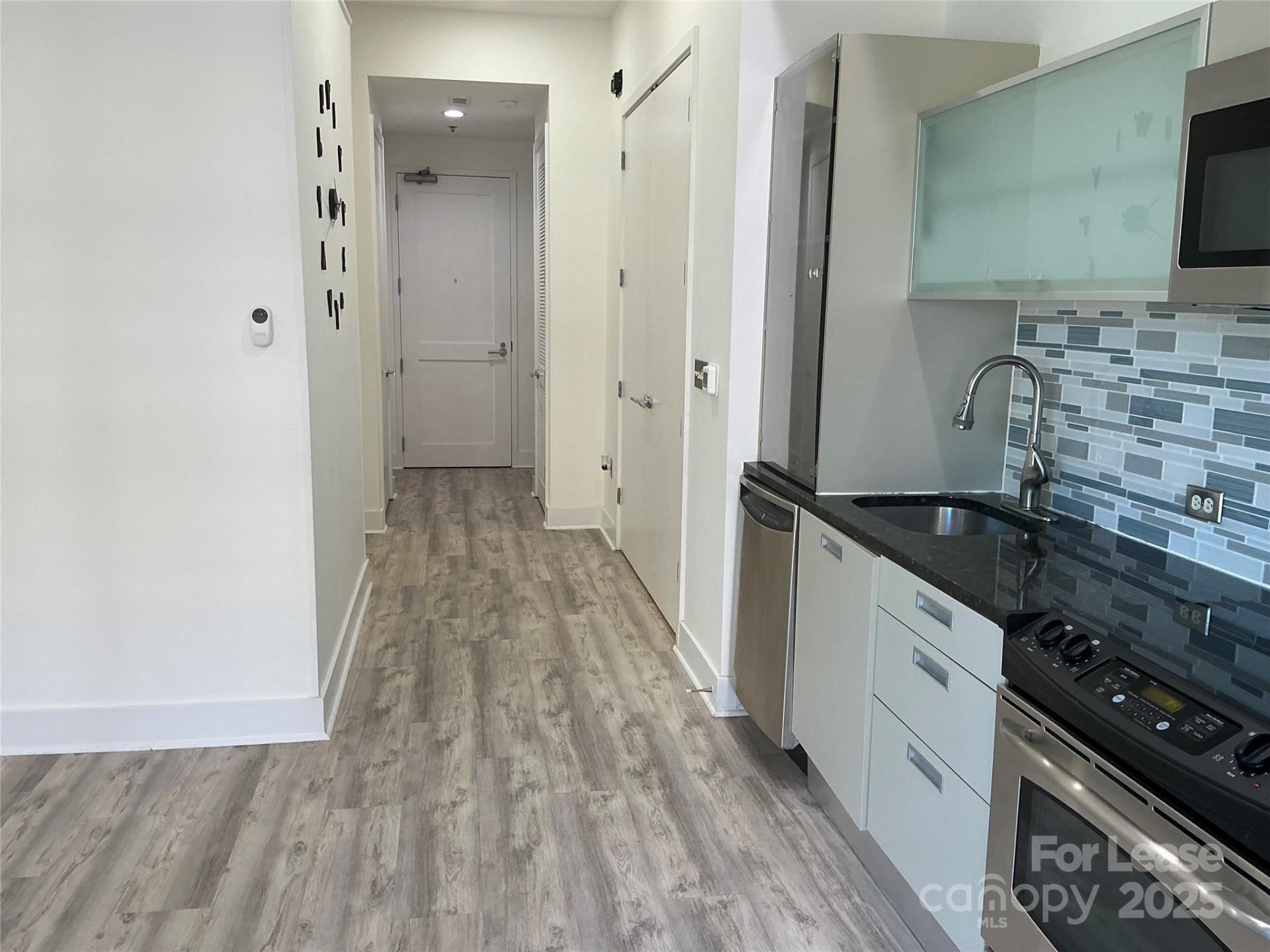 Property image 4 at 1133 Metropolitan Avenue, Charlotte, NC 28204