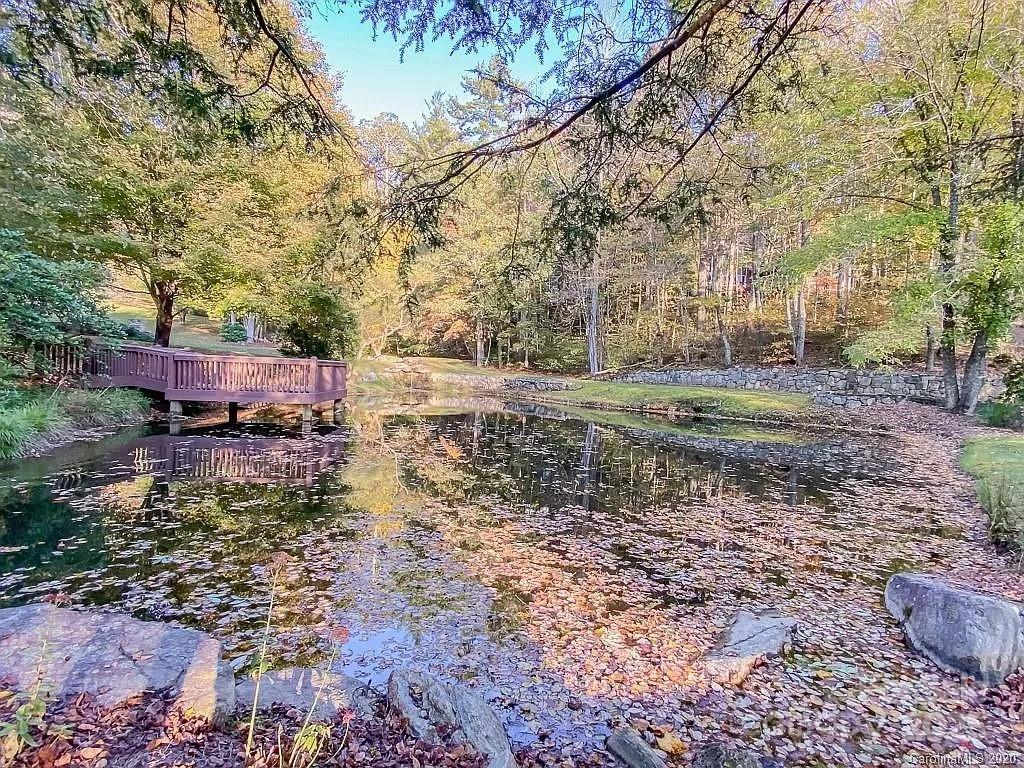 Property image 4 at 215 Crossvine Trail, Hendersonville, NC 28739