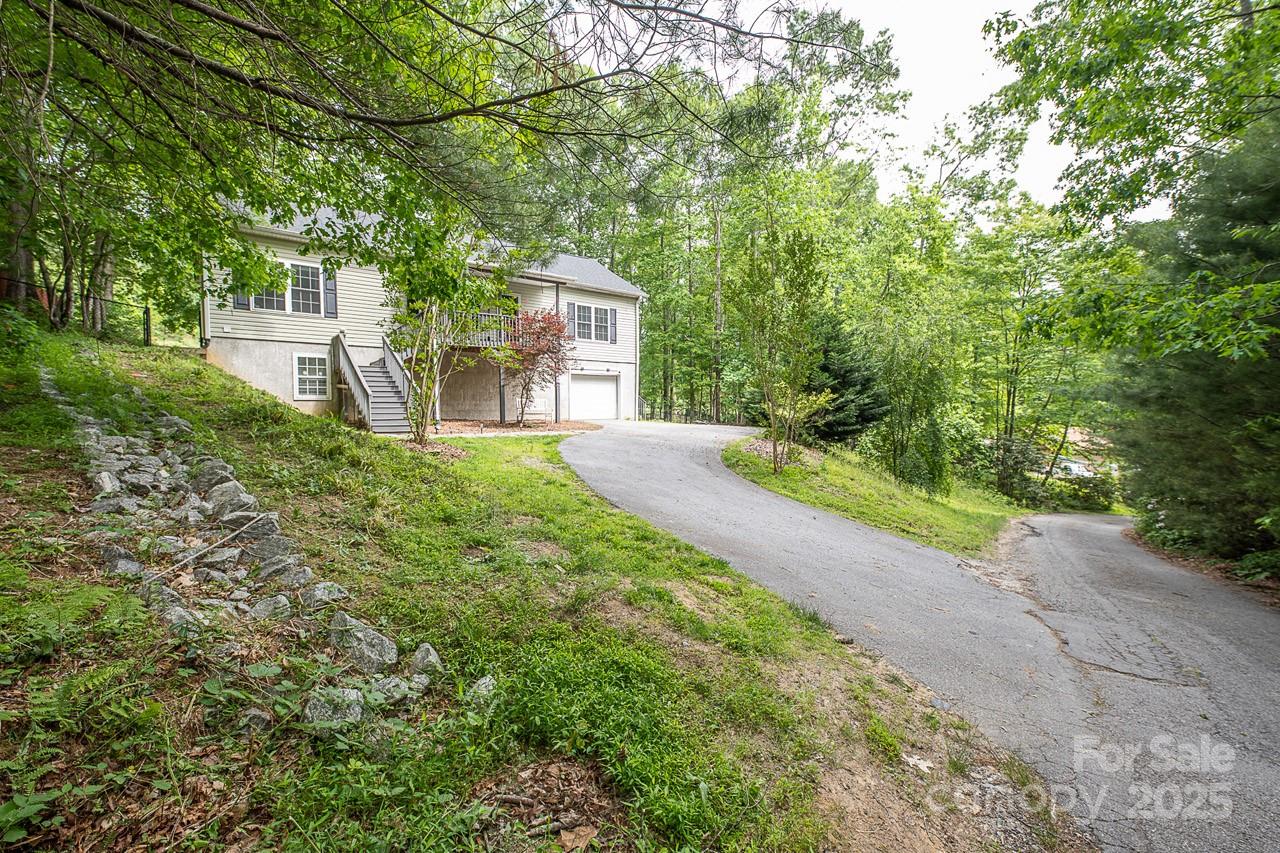 Property image 2 at 46 Badger Run, Hendersonville, NC 28739