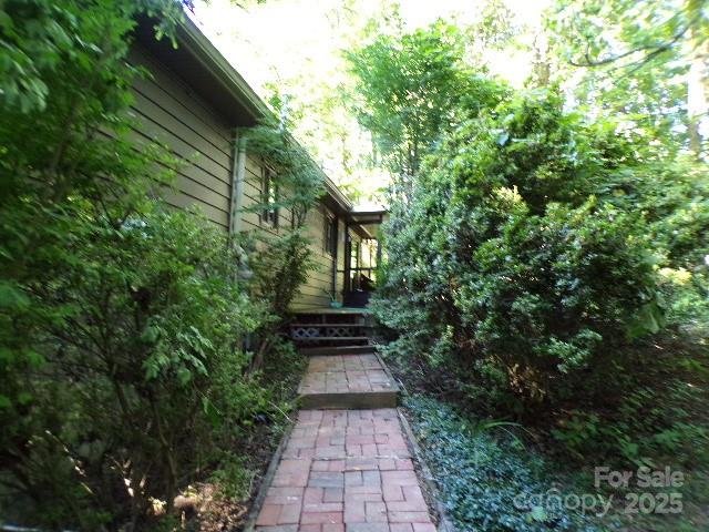 Property image 5 at 140 Beechwood Circle, Laurel Park, NC 28739