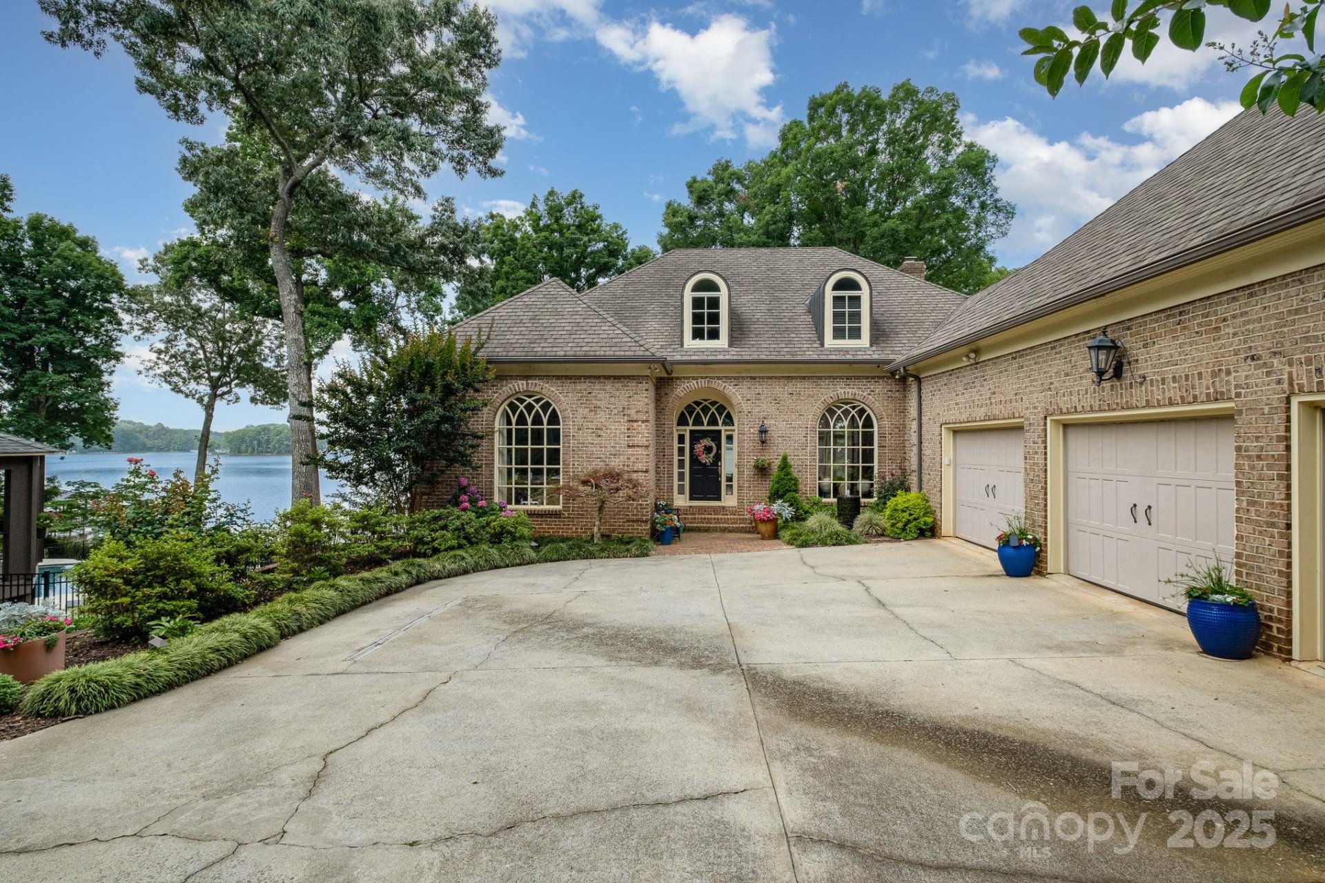 Lookout Point, Huntersville Community