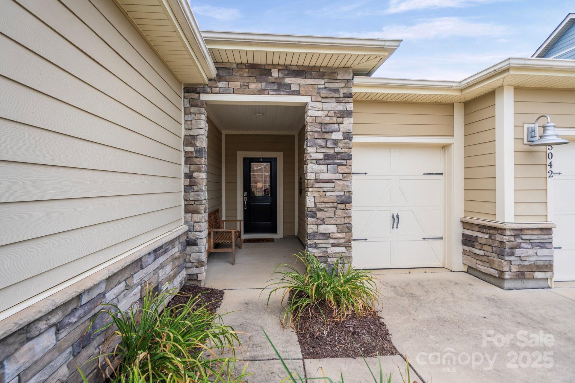 Property image 4 at 5042 Looking Glass Trail, Denver, NC 28037