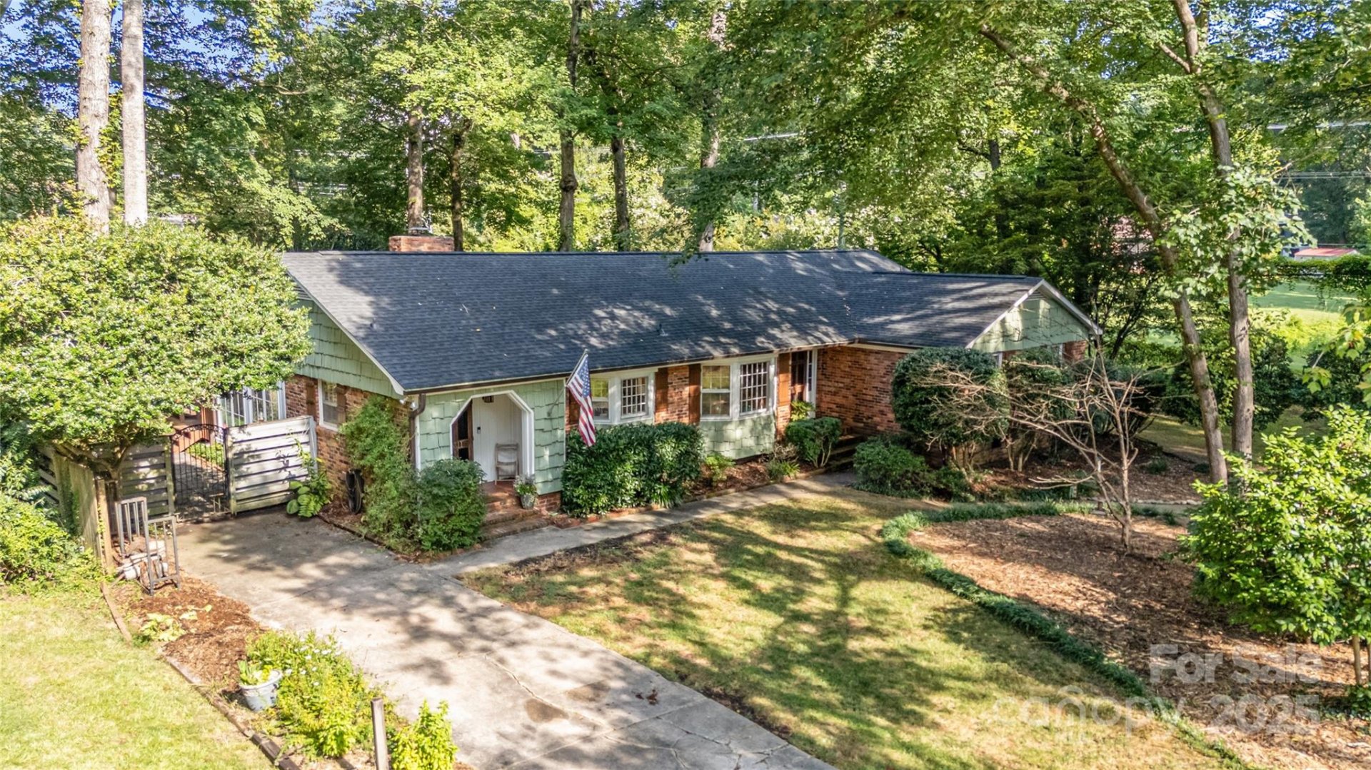 Property image 3 at 5811 Doncaster Drive, Charlotte, NC 28211
