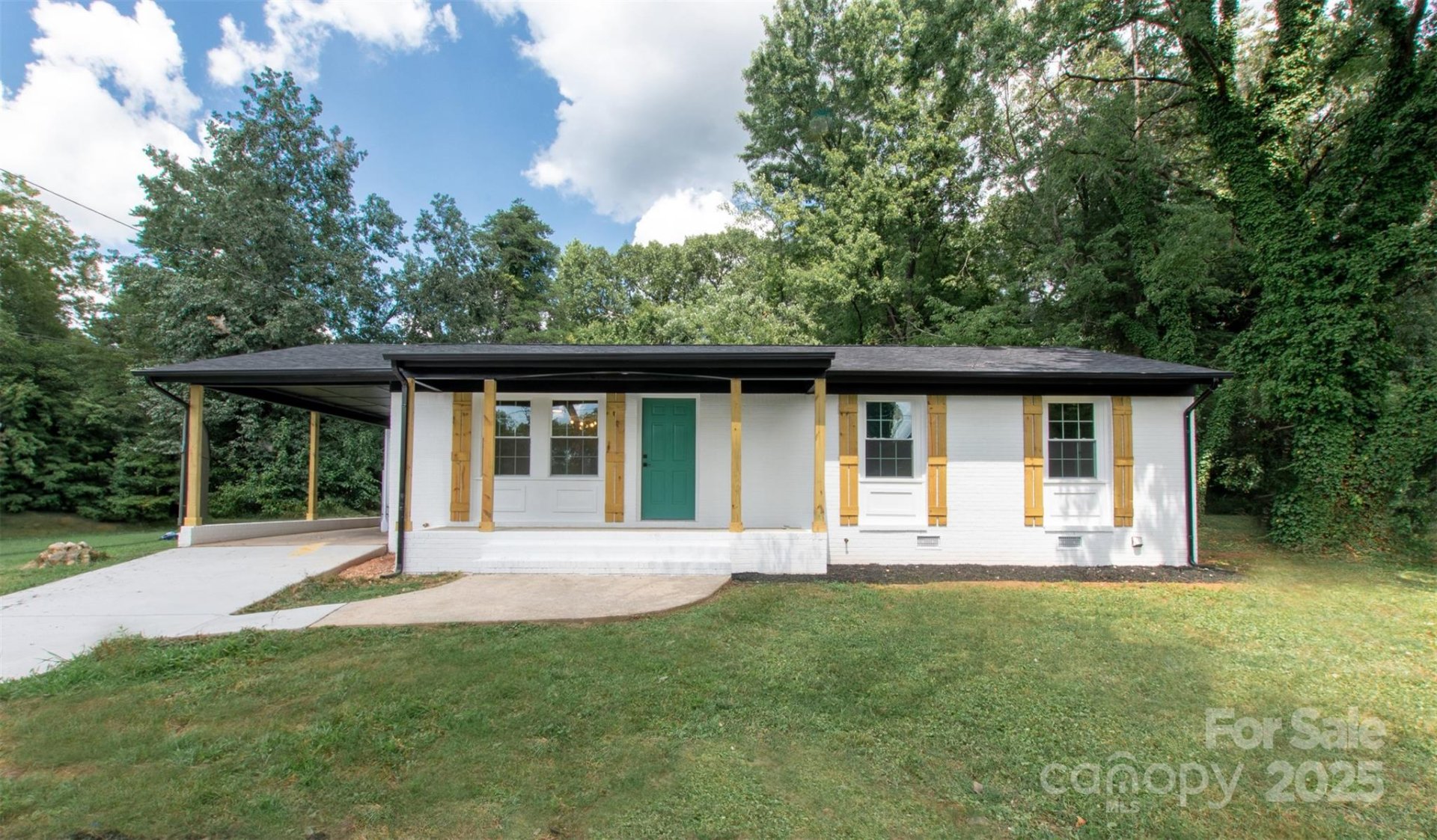 Property image 1 at 716 W Pine Circle, Statesville, NC 28677