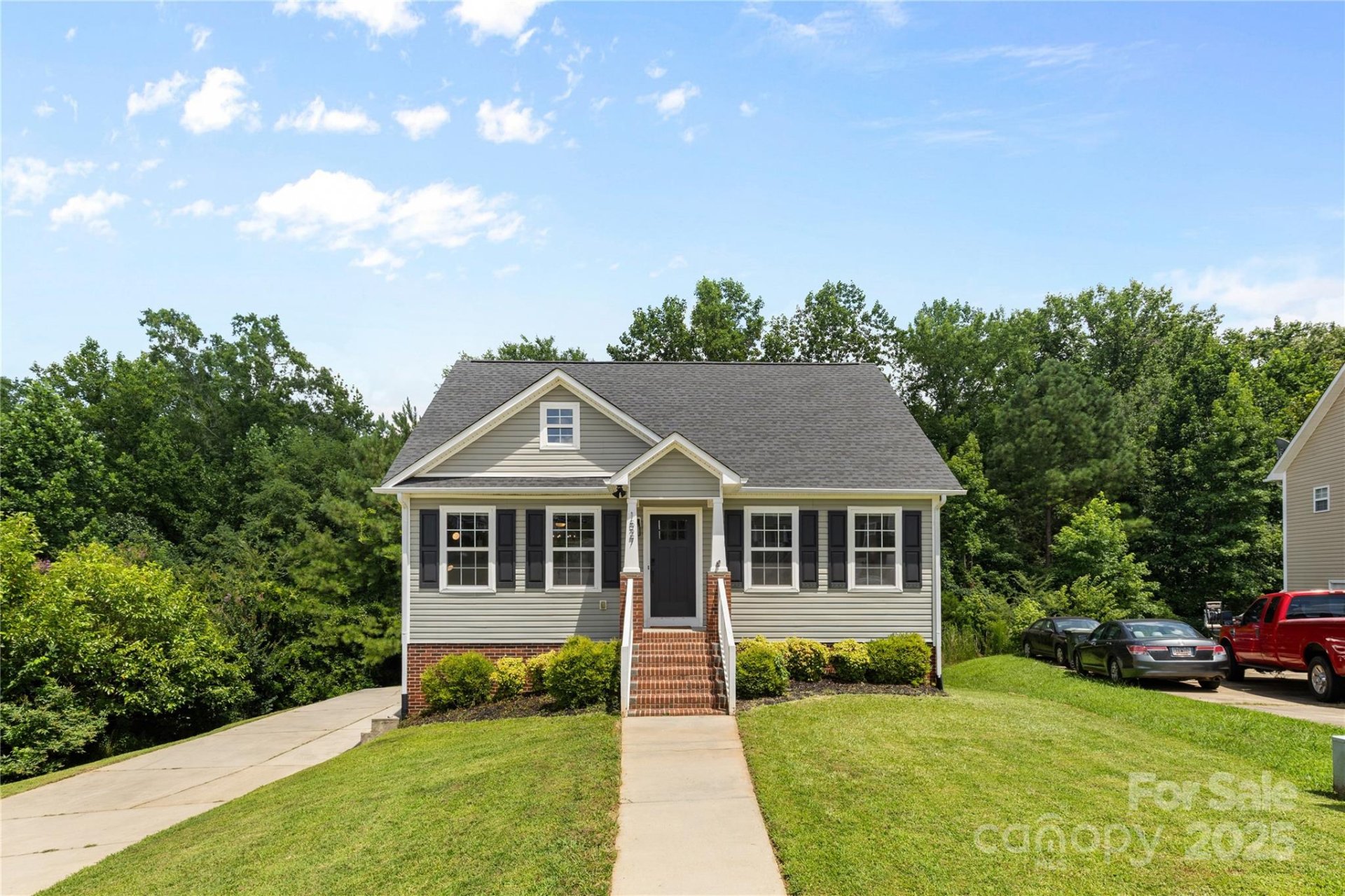 Hallmark Glen, Rock Hill Community