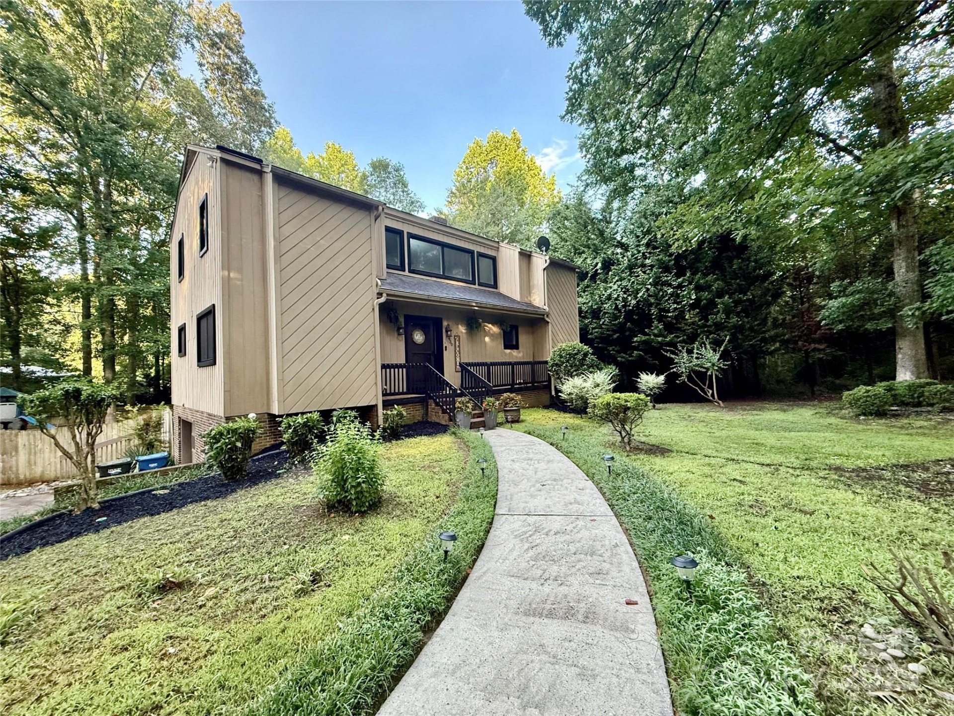 Property image 3 at 430 17th Avenue Drive, Hickory, NC 28601