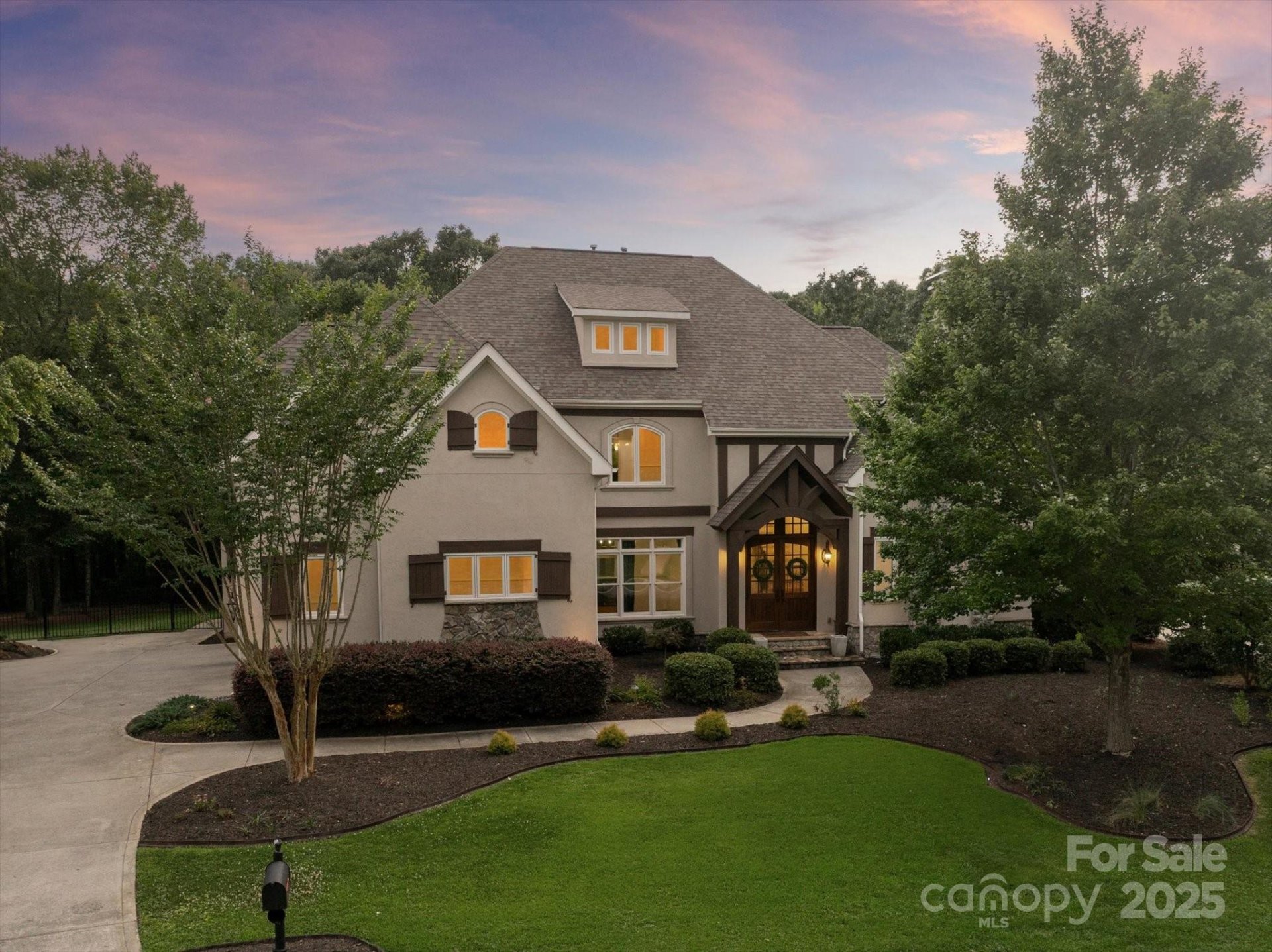 Hadley Park, Weddington Community