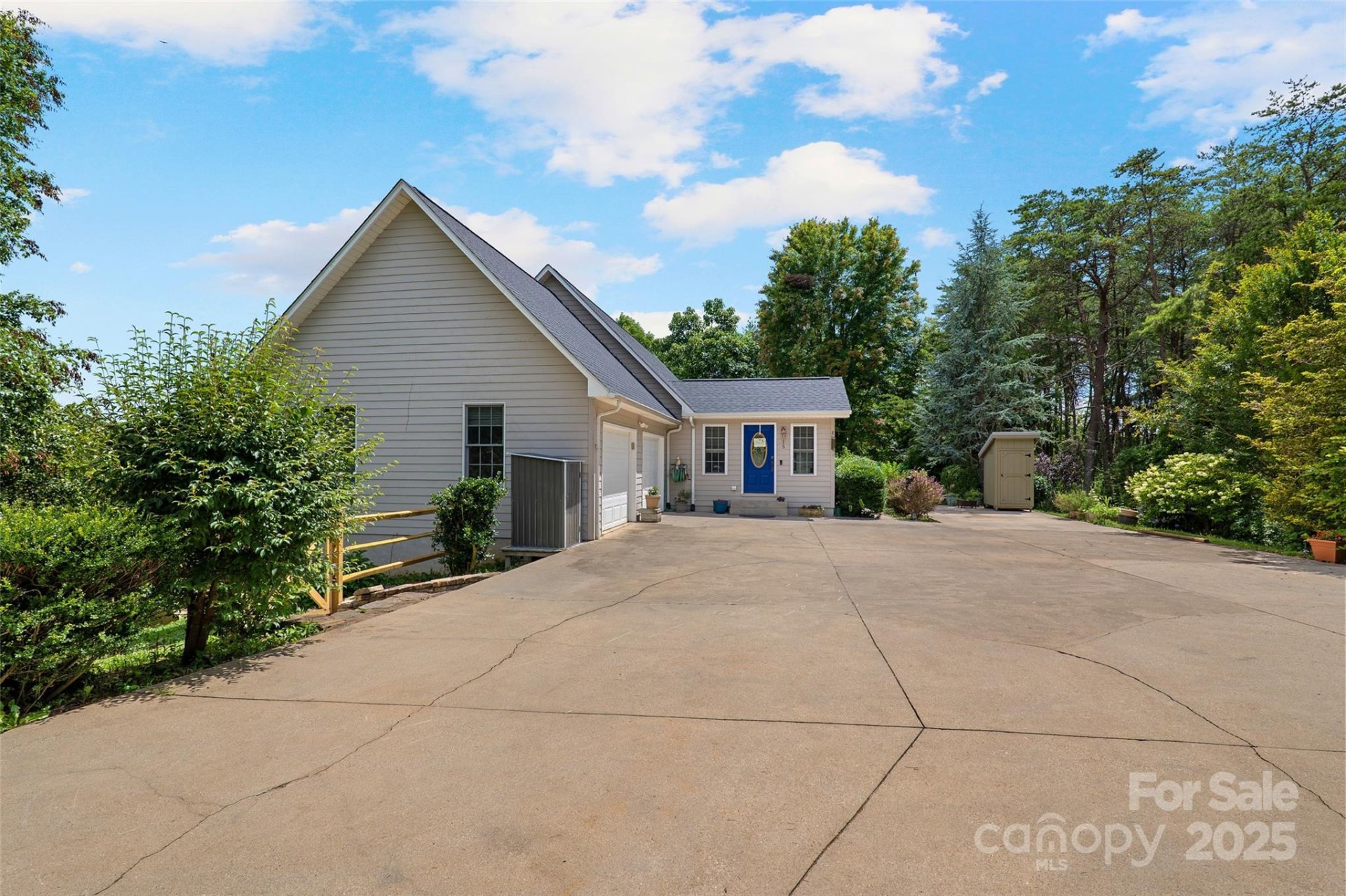 Property image 3 at 15 Willow Knolls Drive, Weaverville, NC 28787