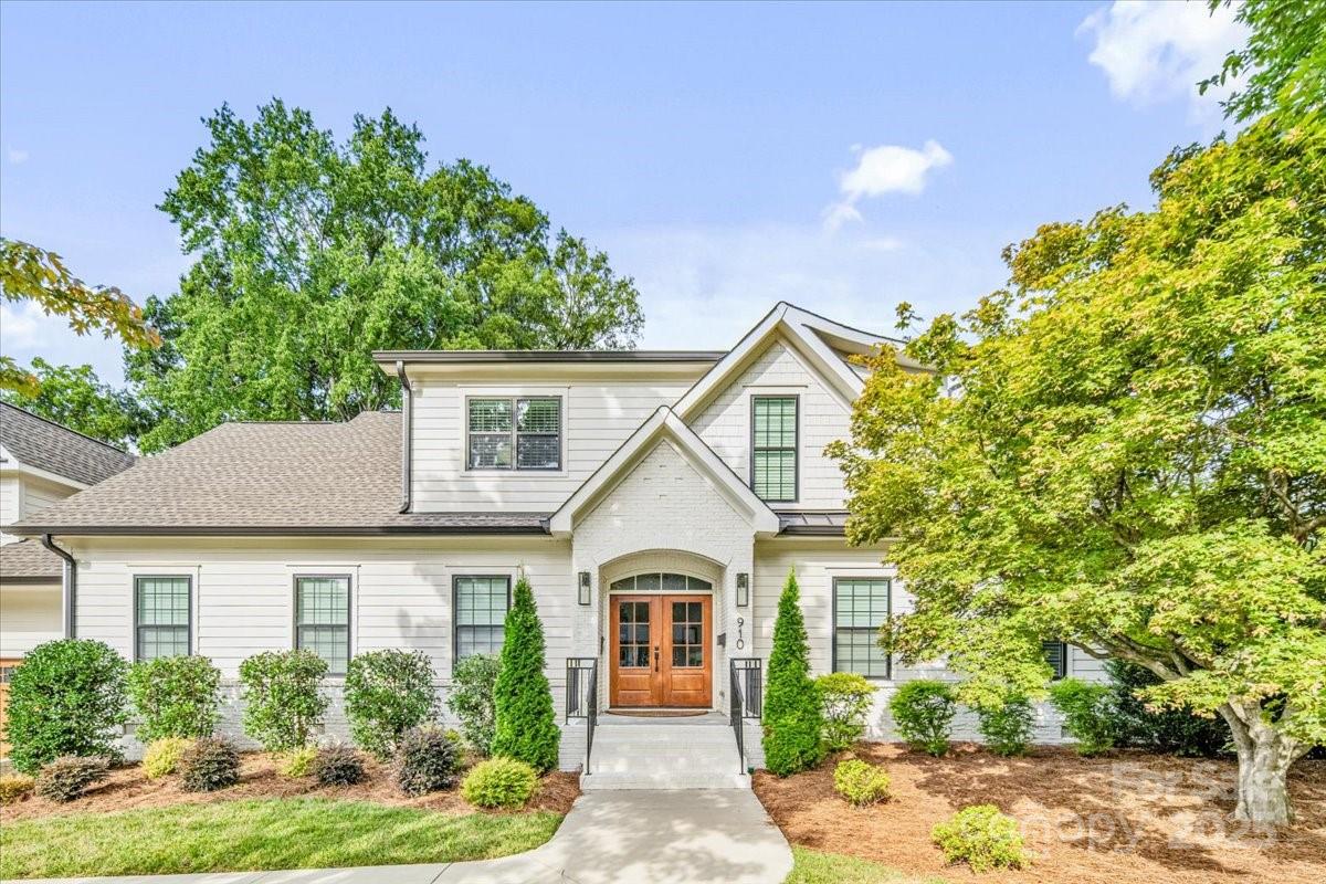 Property image 2 at 910 Heather Lane, Charlotte, NC 28209