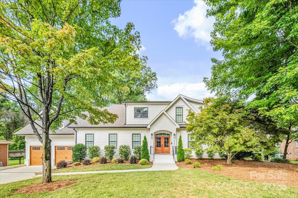Property image 3 at 910 Heather Lane, Charlotte, NC 28209