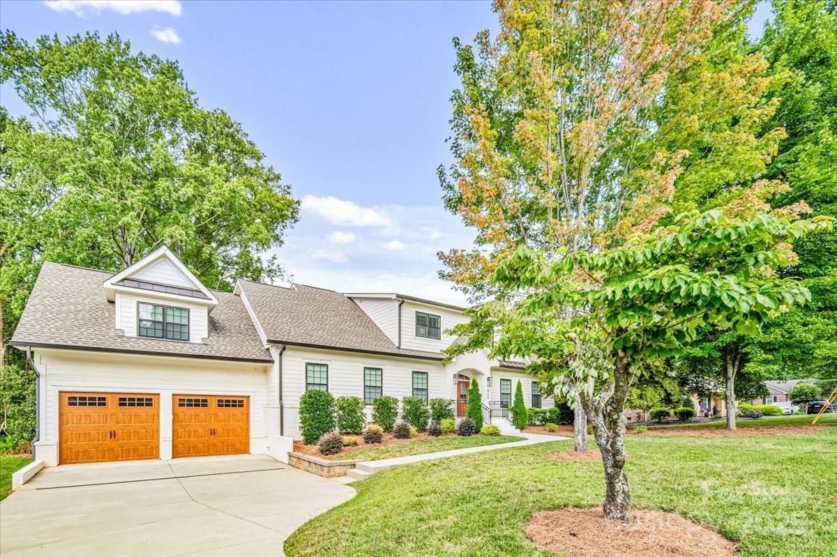 Property image 4 at 910 Heather Lane, Charlotte, NC 28209