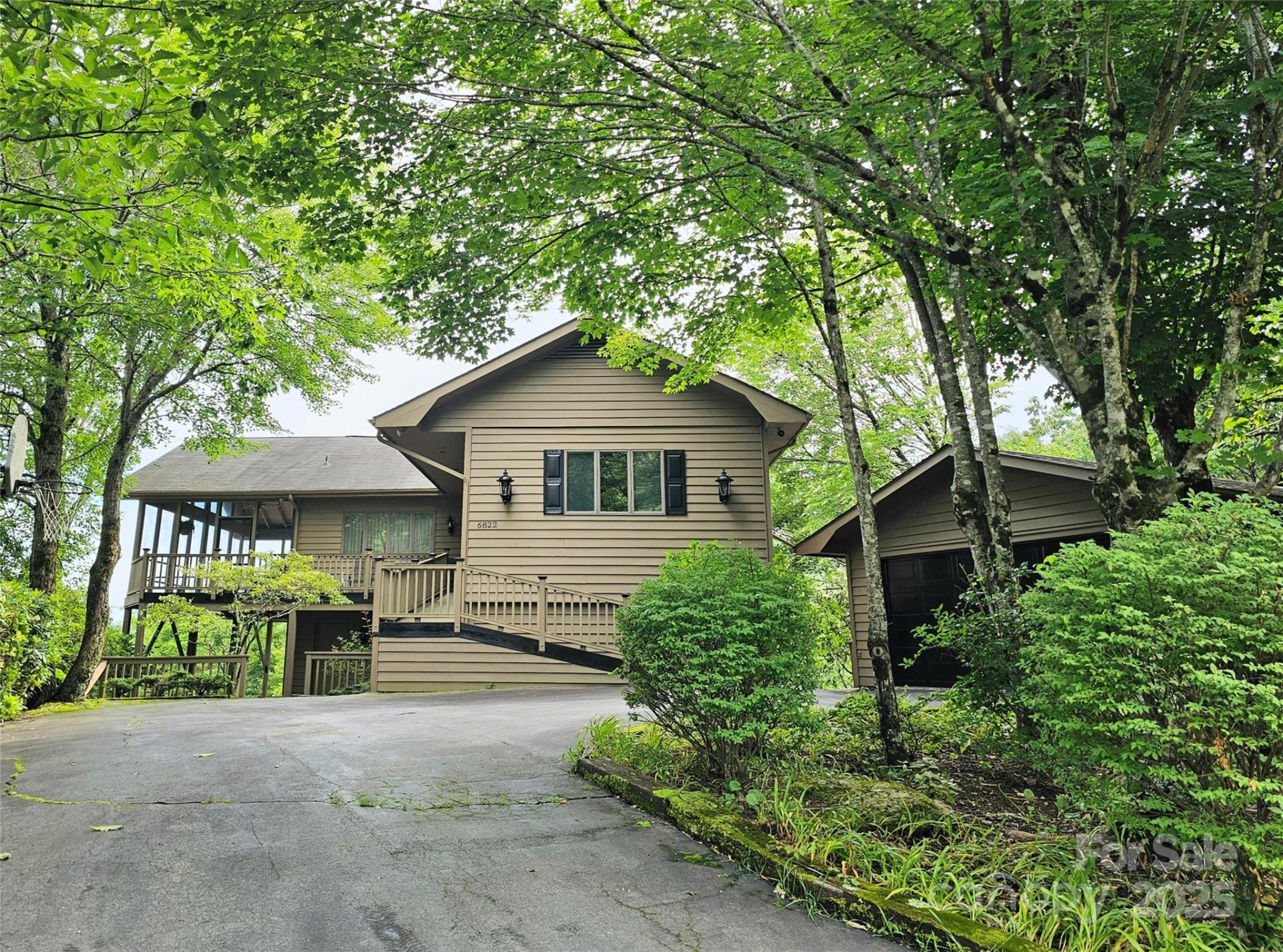 Property image 1 at 6822 Crest View Circle, Newland, NC 28657