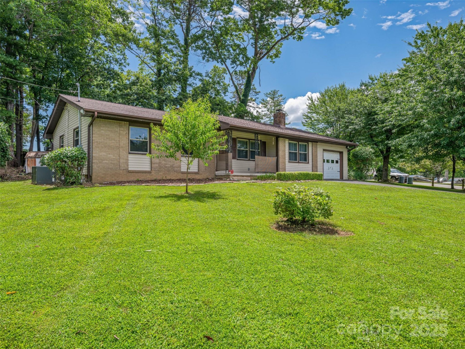 Property image 2 at 131 Maywood Road, Hendersonville, NC 28792