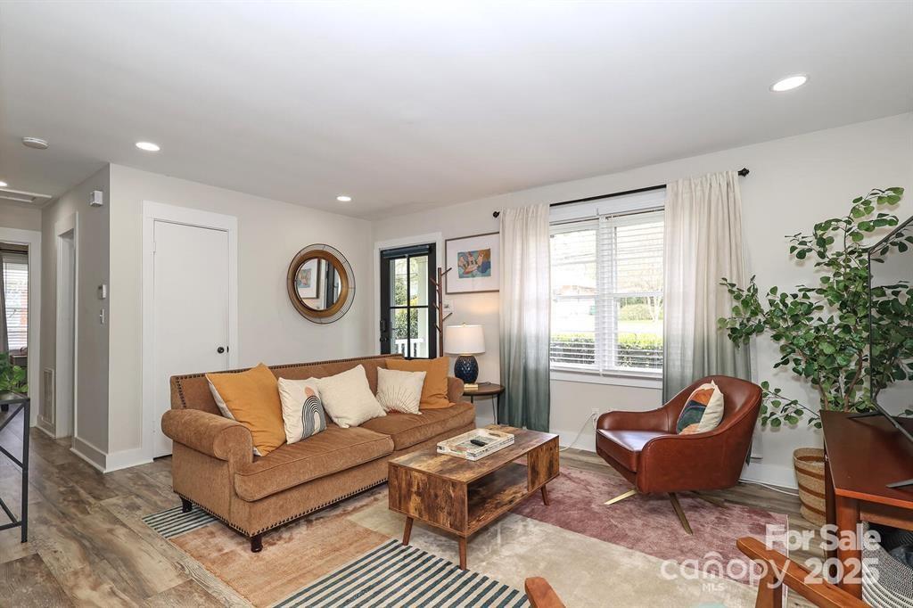 Property image 2 at 934 Herrin Avenue, Charlotte, NC 28205