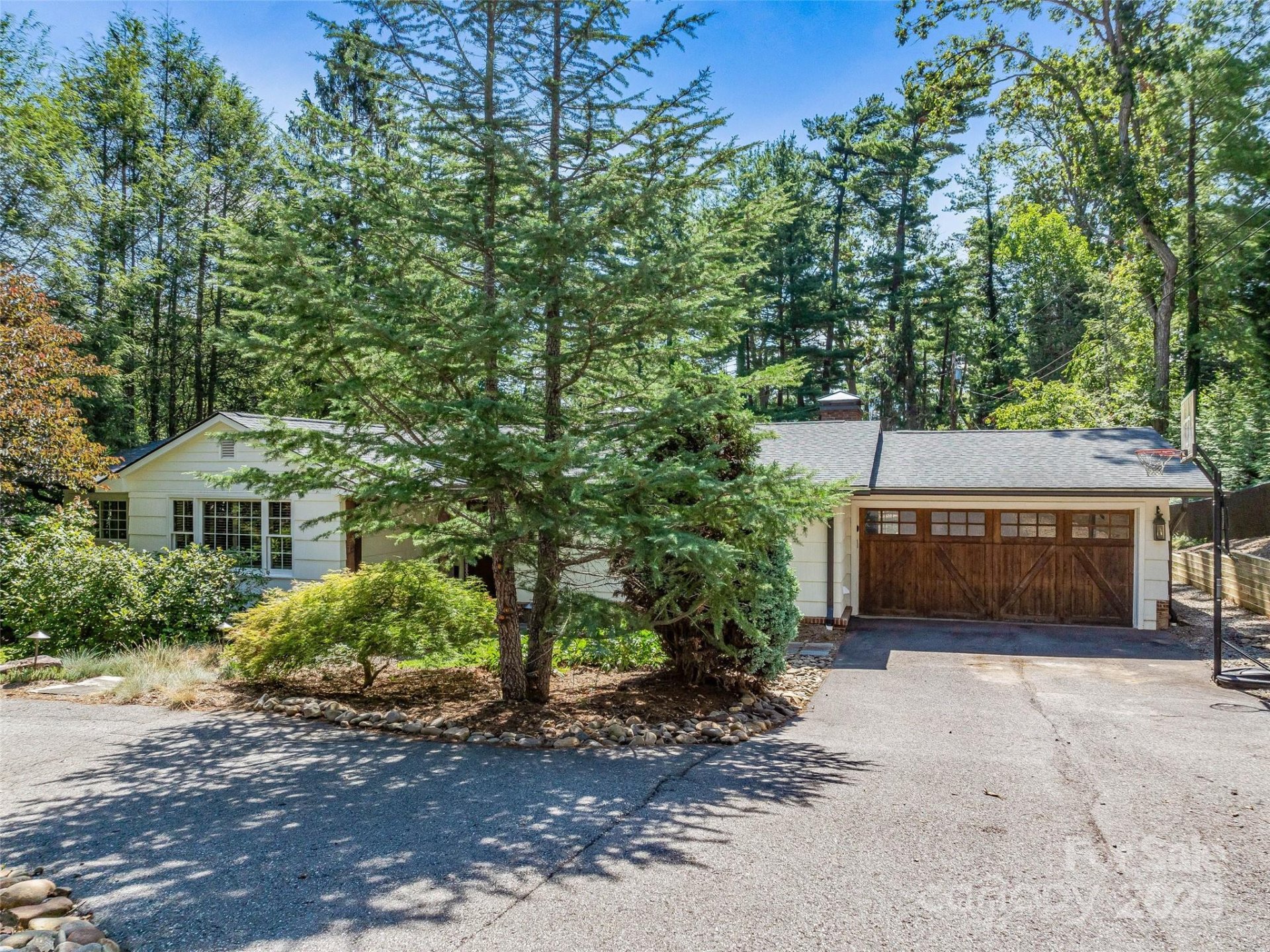 Property image 2 at 13 Robinhood Road, Asheville, NC 28804