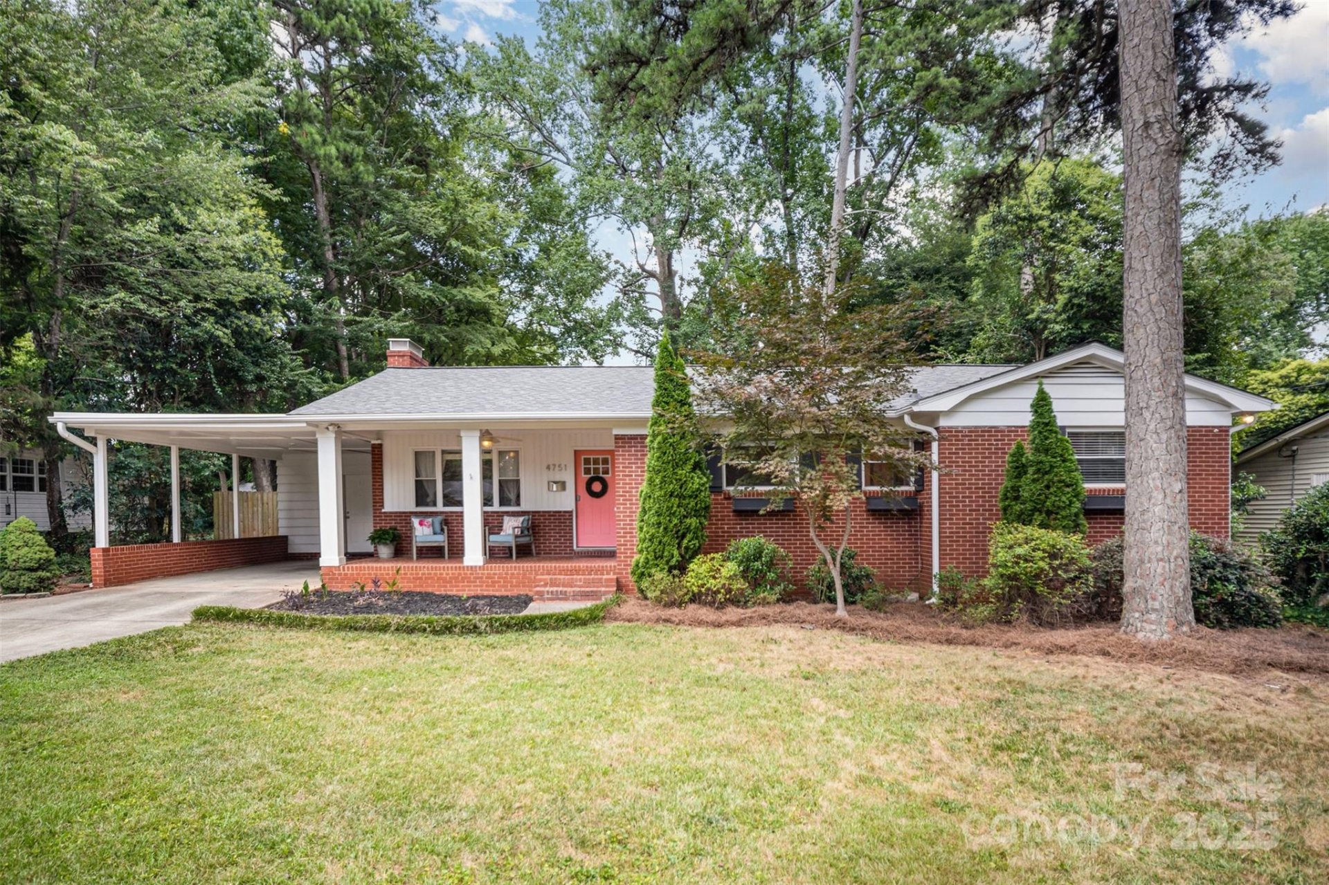 Property image 1 at 4751 Amity Place, Charlotte, NC 28212