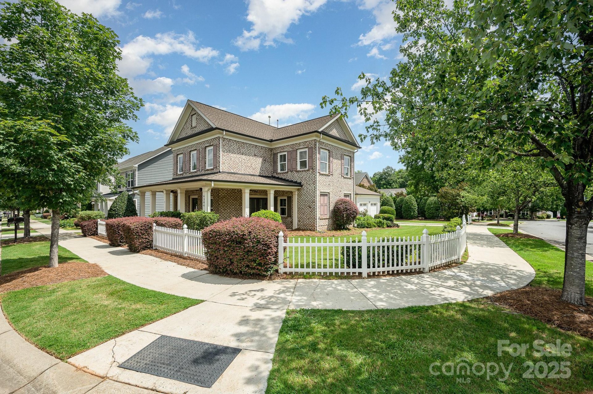 Property image 3 at 6304 Kennard Drive, Charlotte, NC 28216
