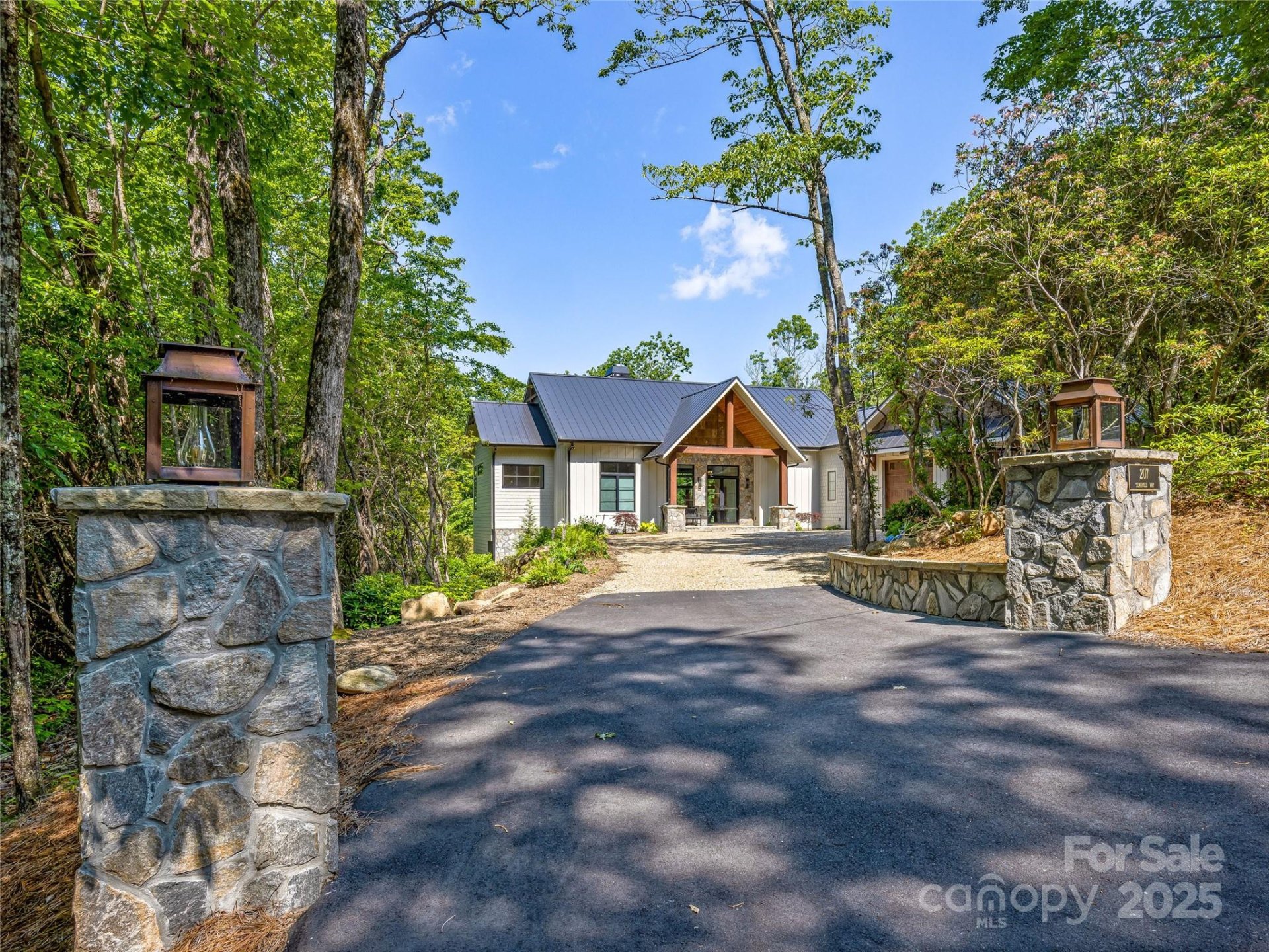 Property image 1 at 207 Seminole Way, Lake Toxaway, NC 28747