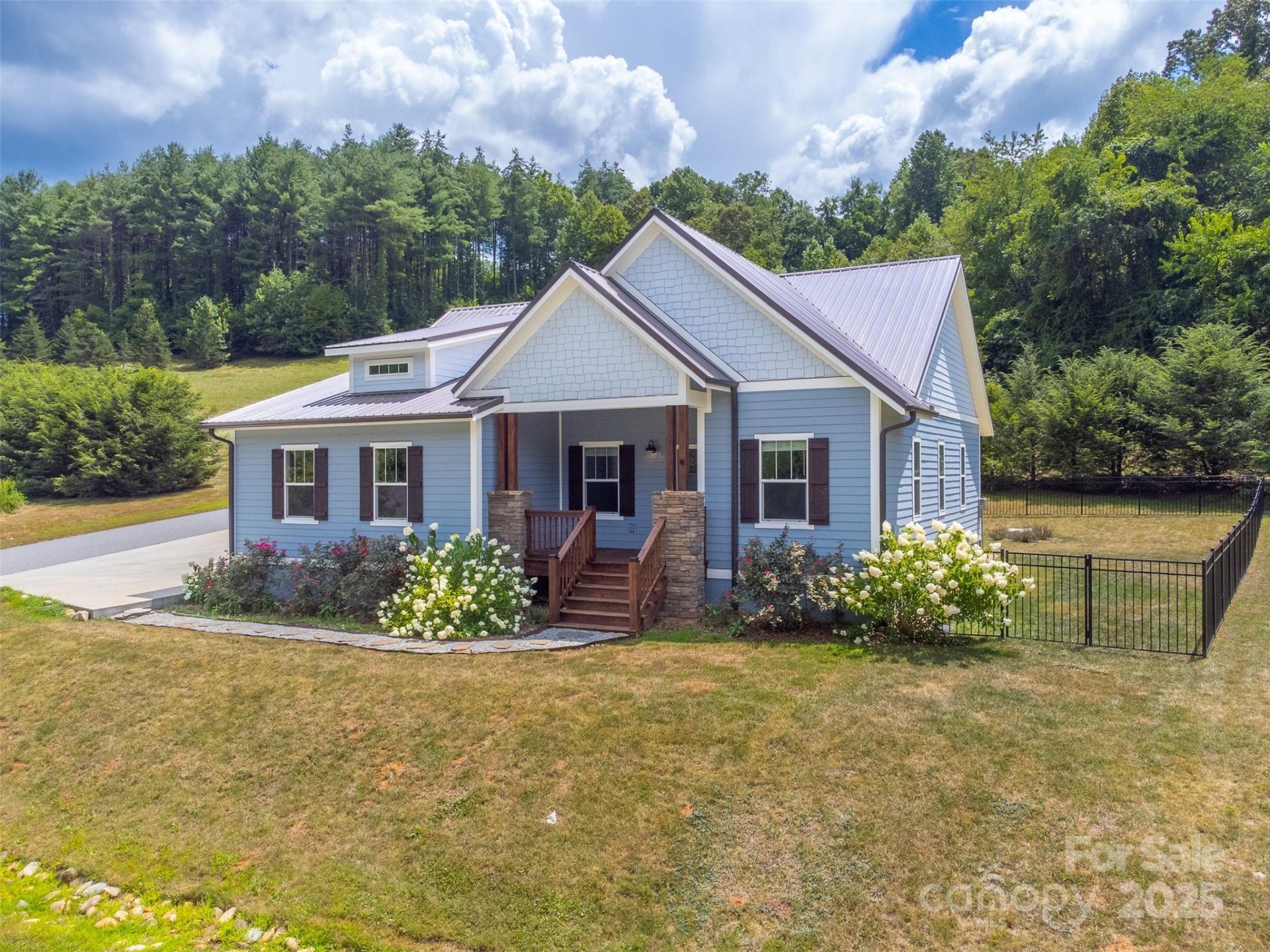 Property image 2 at 7 N Sundrops Trail, Cullowhee, NC 28723