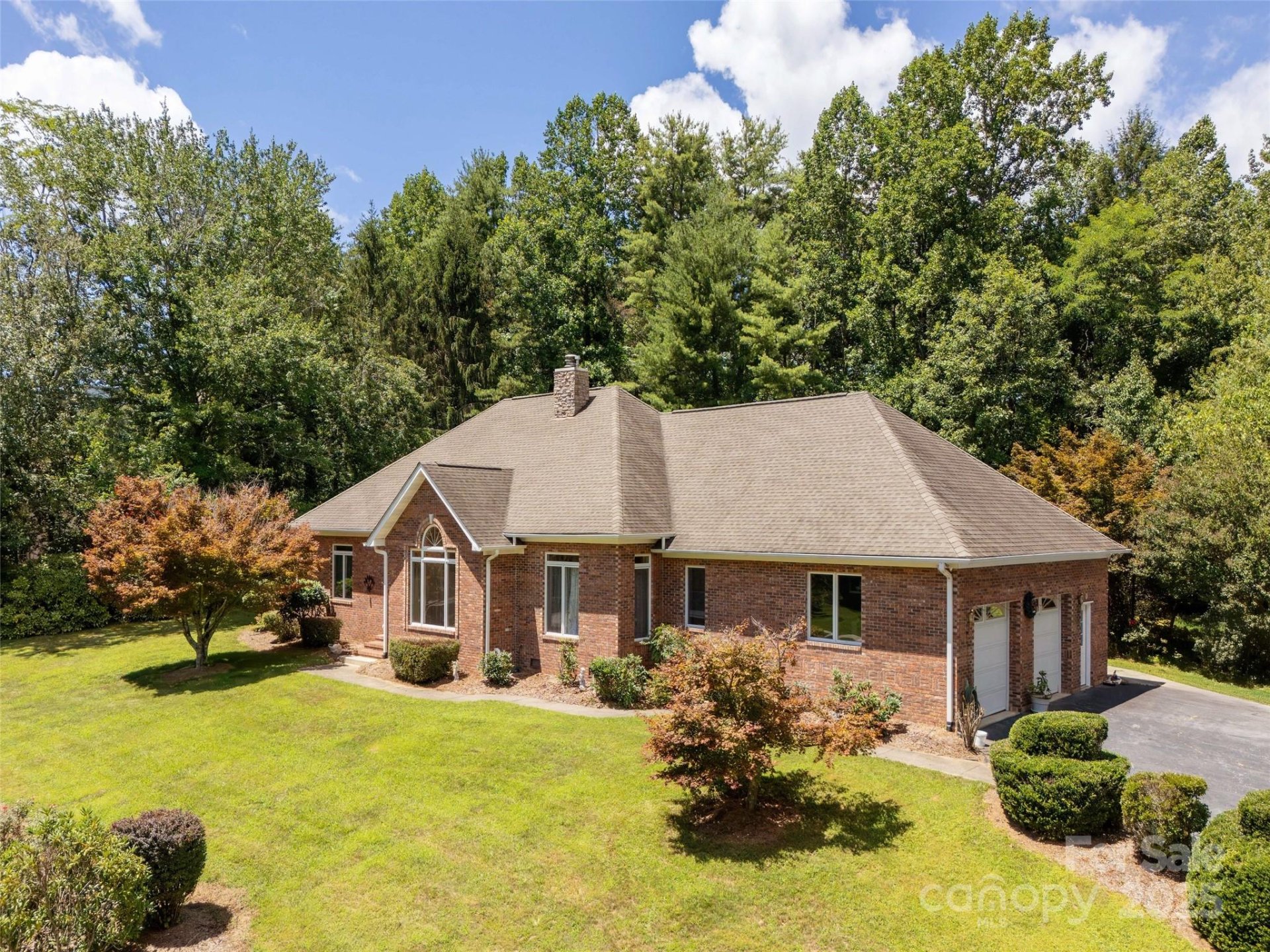 Property at 15 Oak Gate Drive, Hendersonville, NC 28739