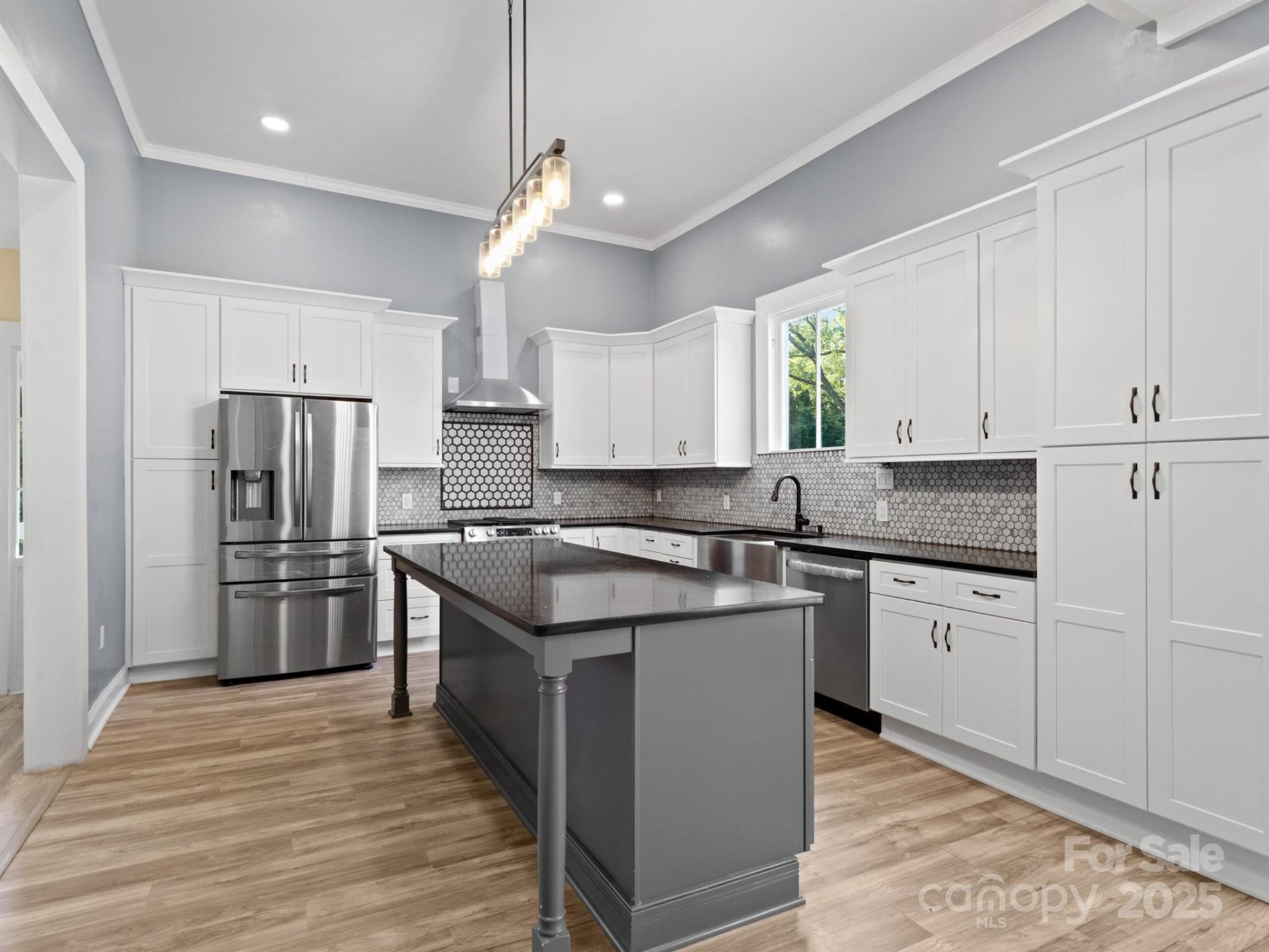 Property image 3 at 613 S Mulberry Street, Statesville, NC 28677