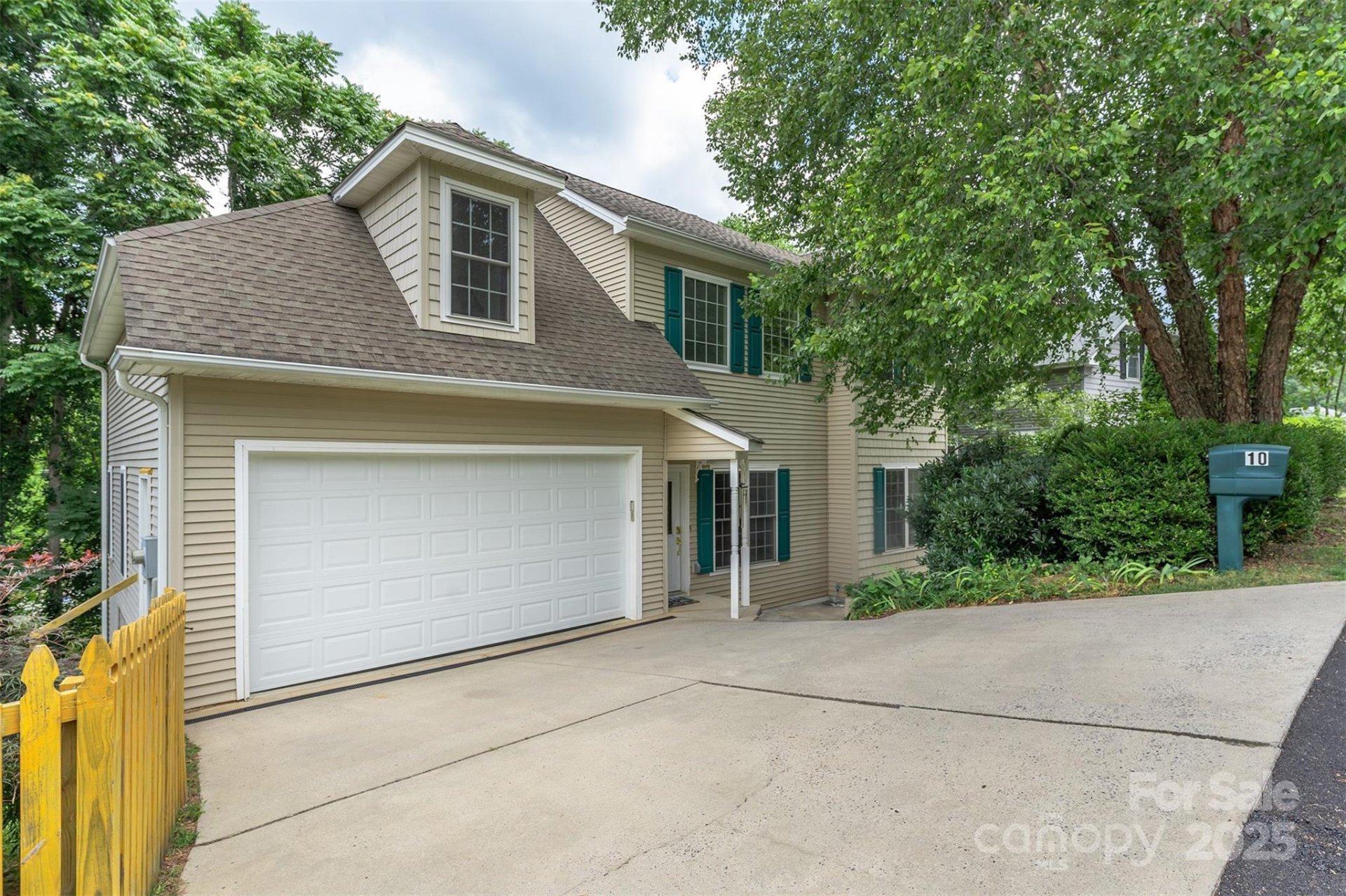 10 Village East Court