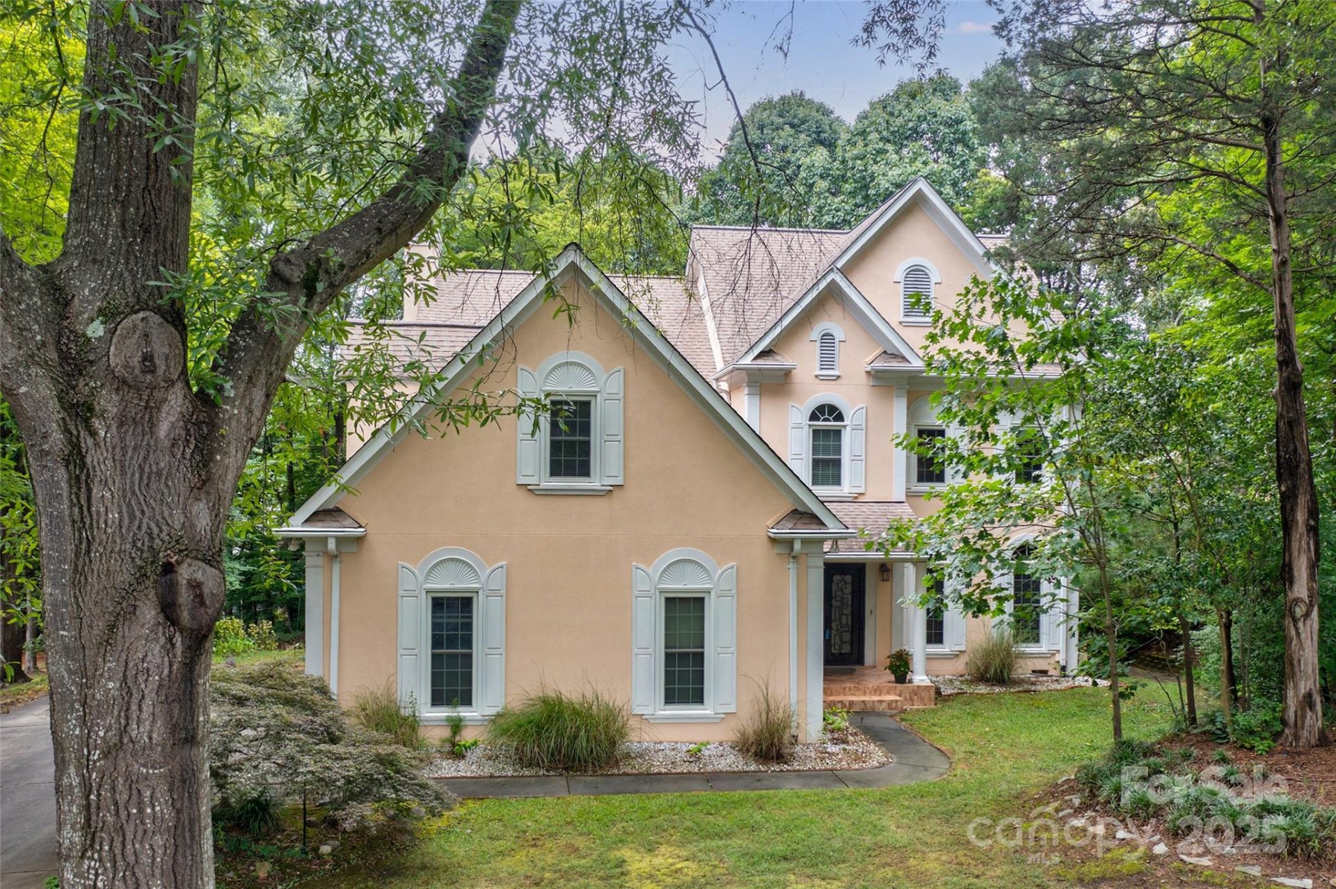 15608 Woodland Ridge Lane