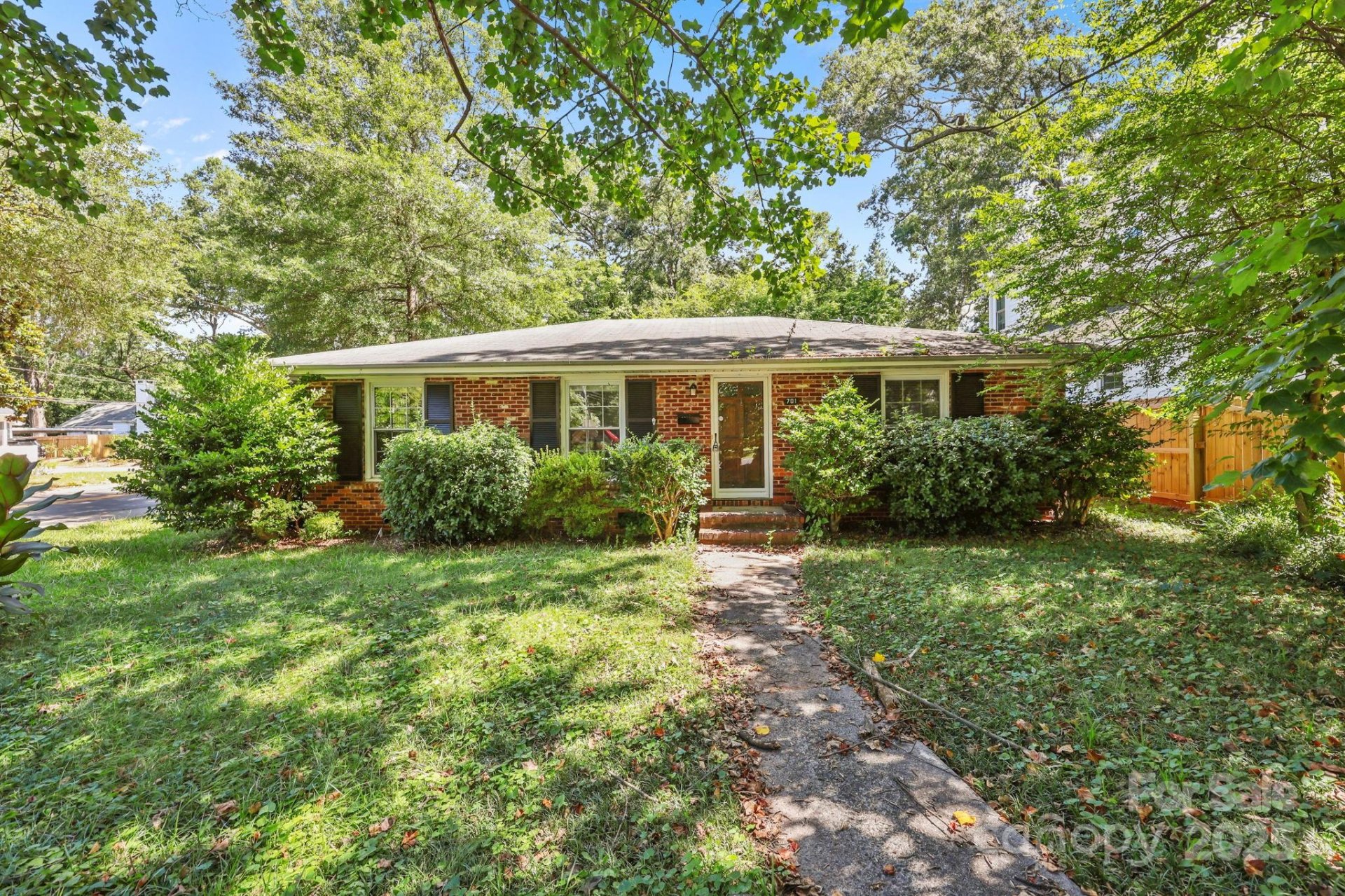 Property image 2 at 701 Hollis Road, Charlotte, NC 28209