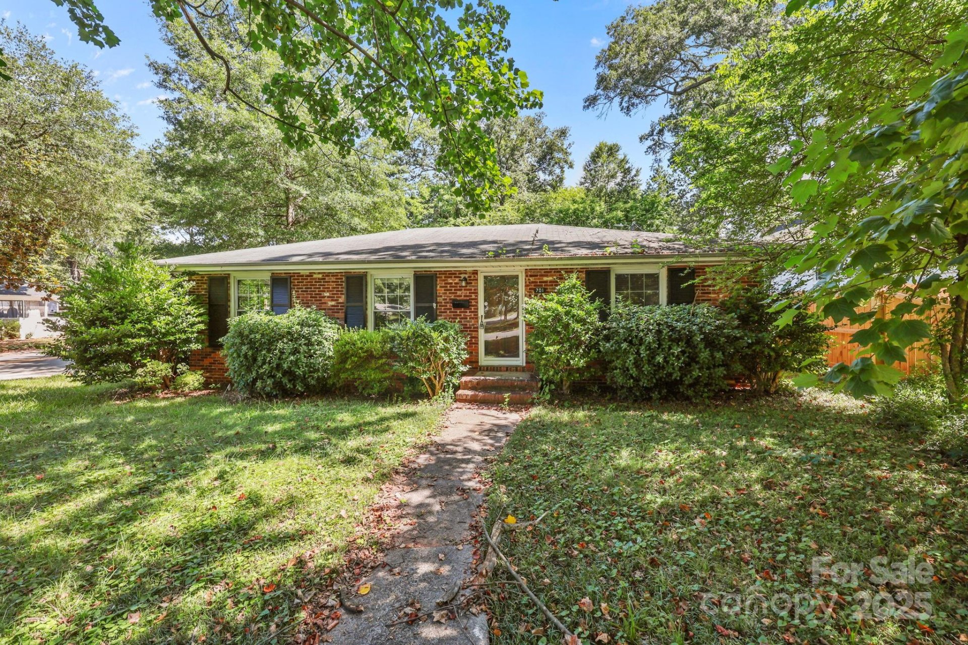 Property image 3 at 701 Hollis Road, Charlotte, NC 28209