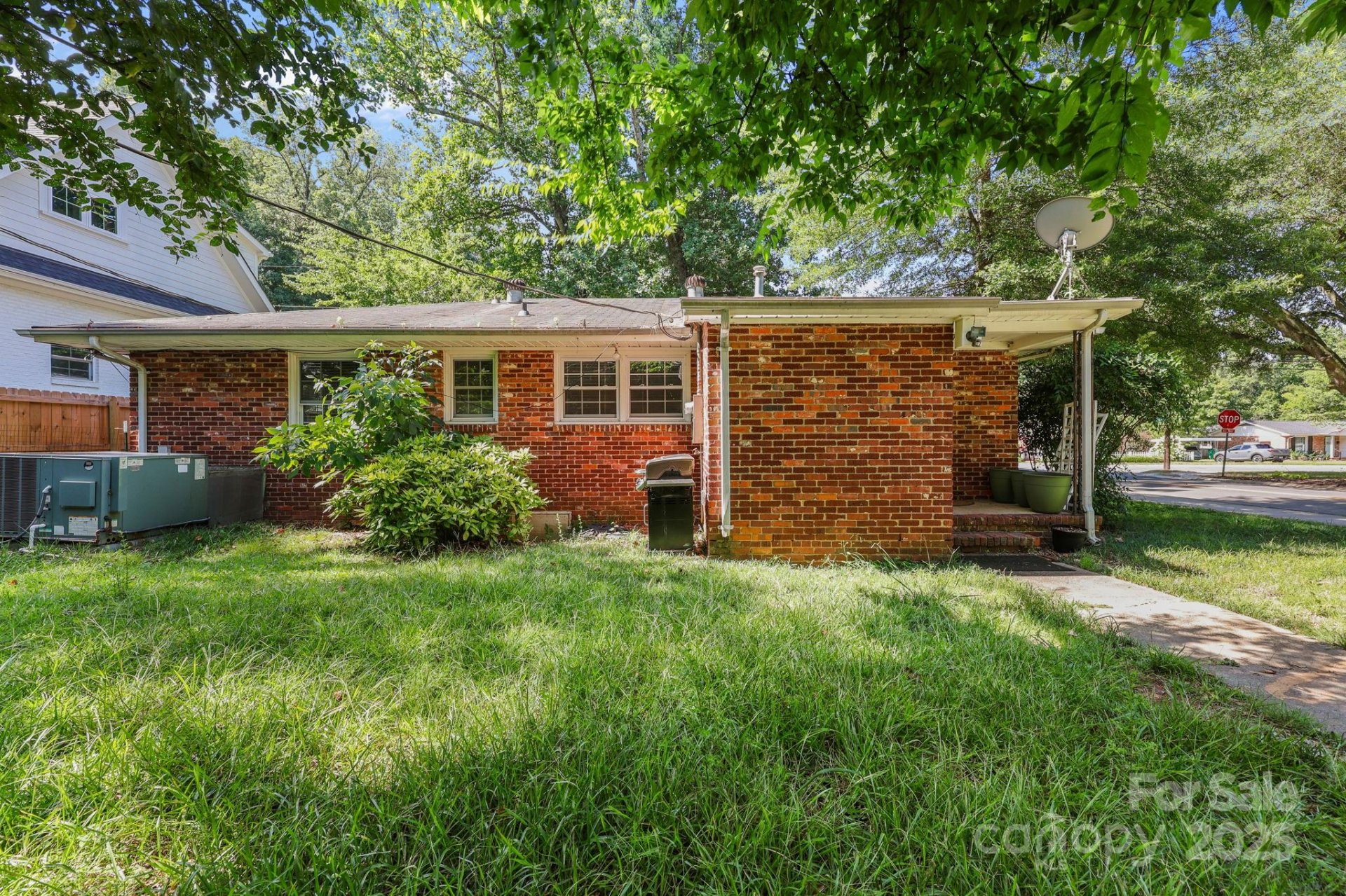 Property image 5 at 701 Hollis Road, Charlotte, NC 28209