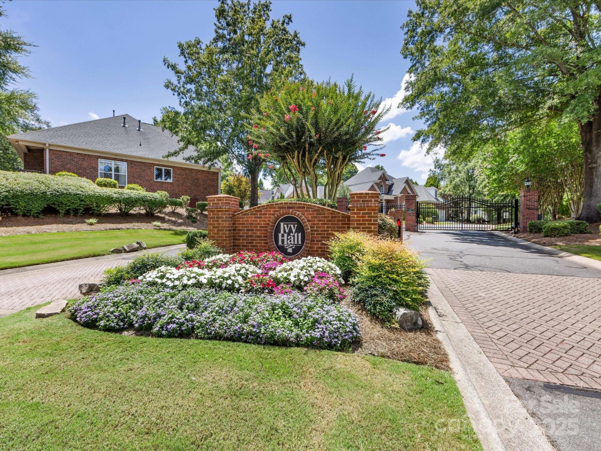 Property image 2 at 10525 Newberry Park Lane, Charlotte, NC 28277