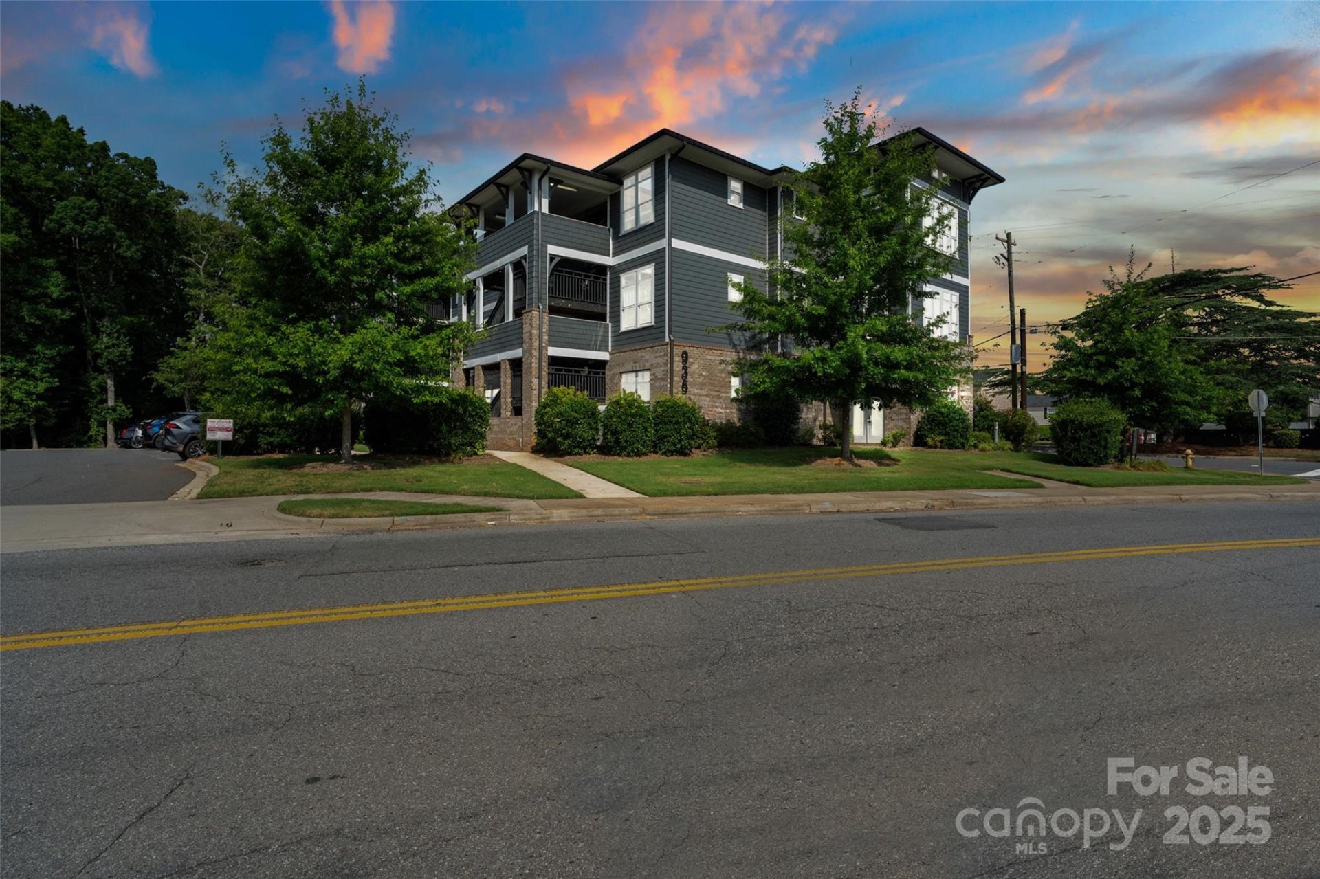 Property image 2 at 935 Mcalway Road, Charlotte, NC 28211