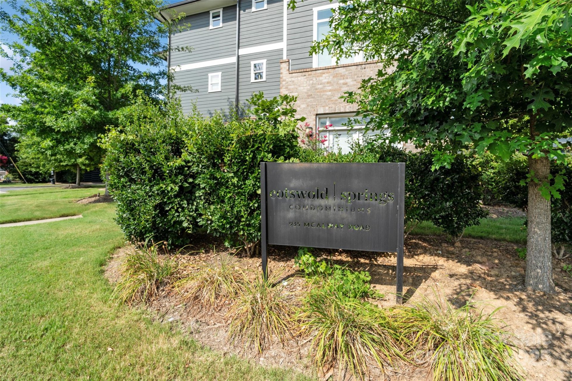 Property image 4 at 935 Mcalway Road, Charlotte, NC 28211
