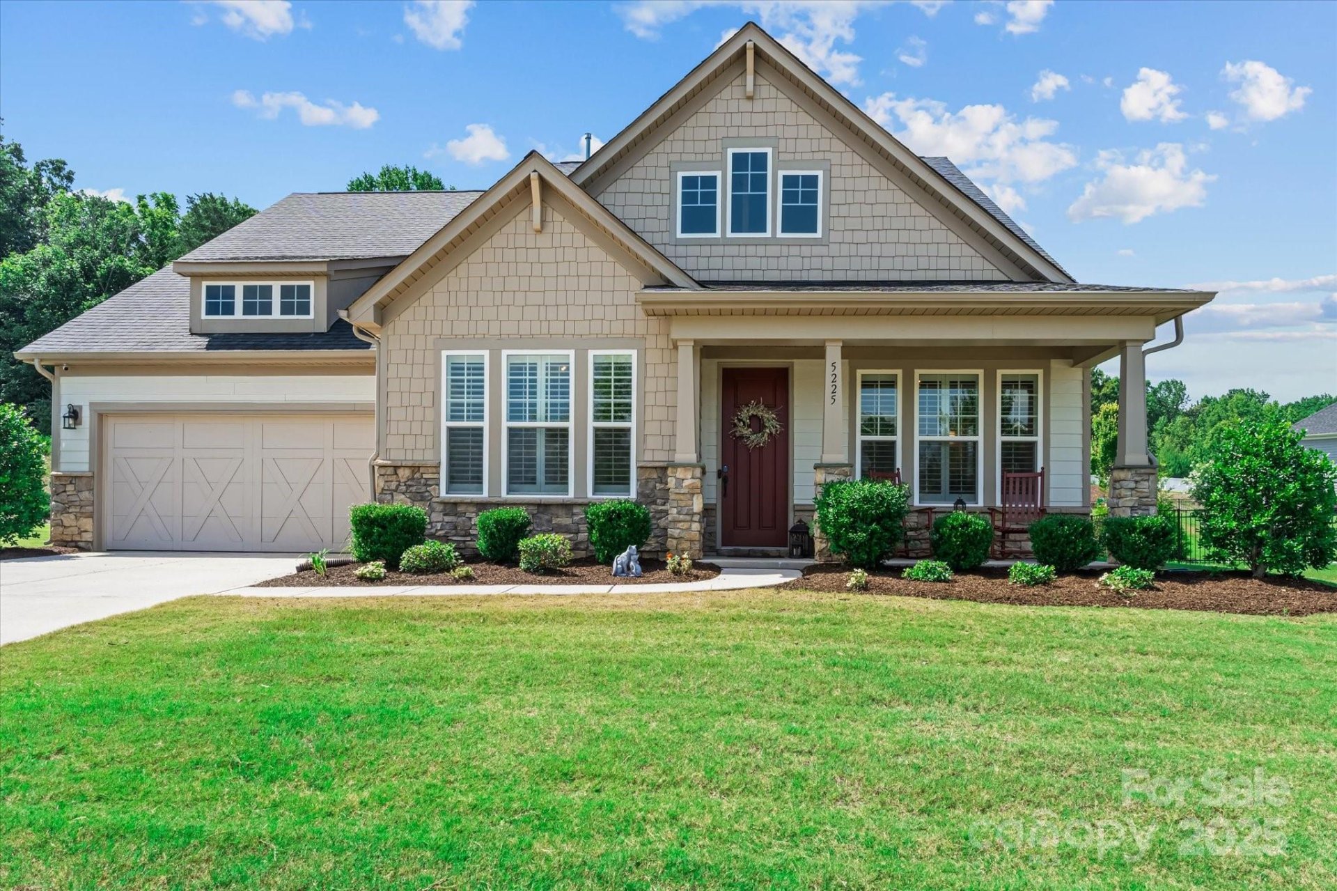 Holcomb Woods, Charlotte Community