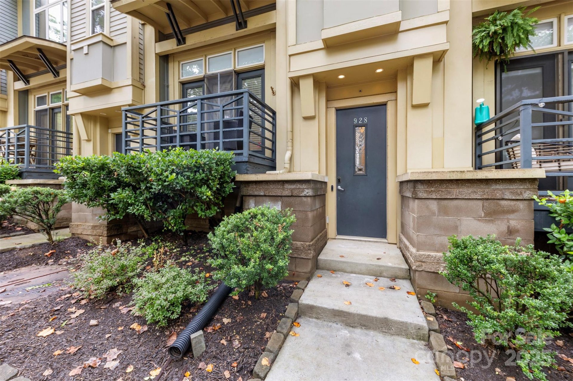 Property image 2 at 928 Garden District Drive, Charlotte, NC 28202