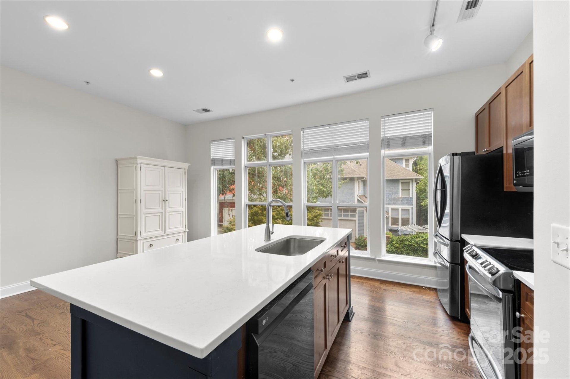 Property image 4 at 928 Garden District Drive, Charlotte, NC 28202
